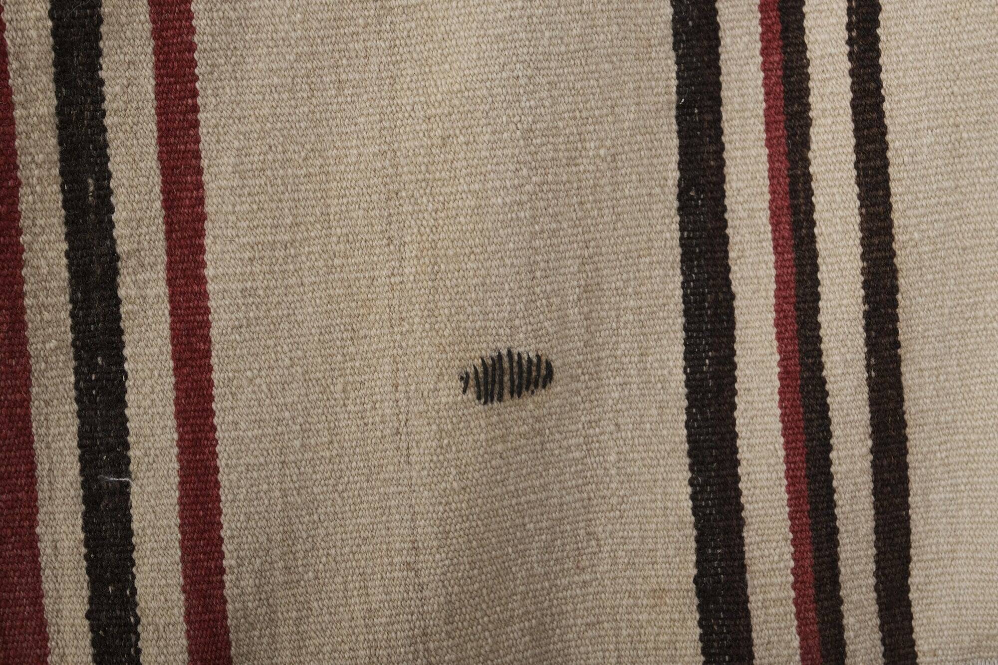 Vintage Turkish kilim, handwoven, 275x375 cm.