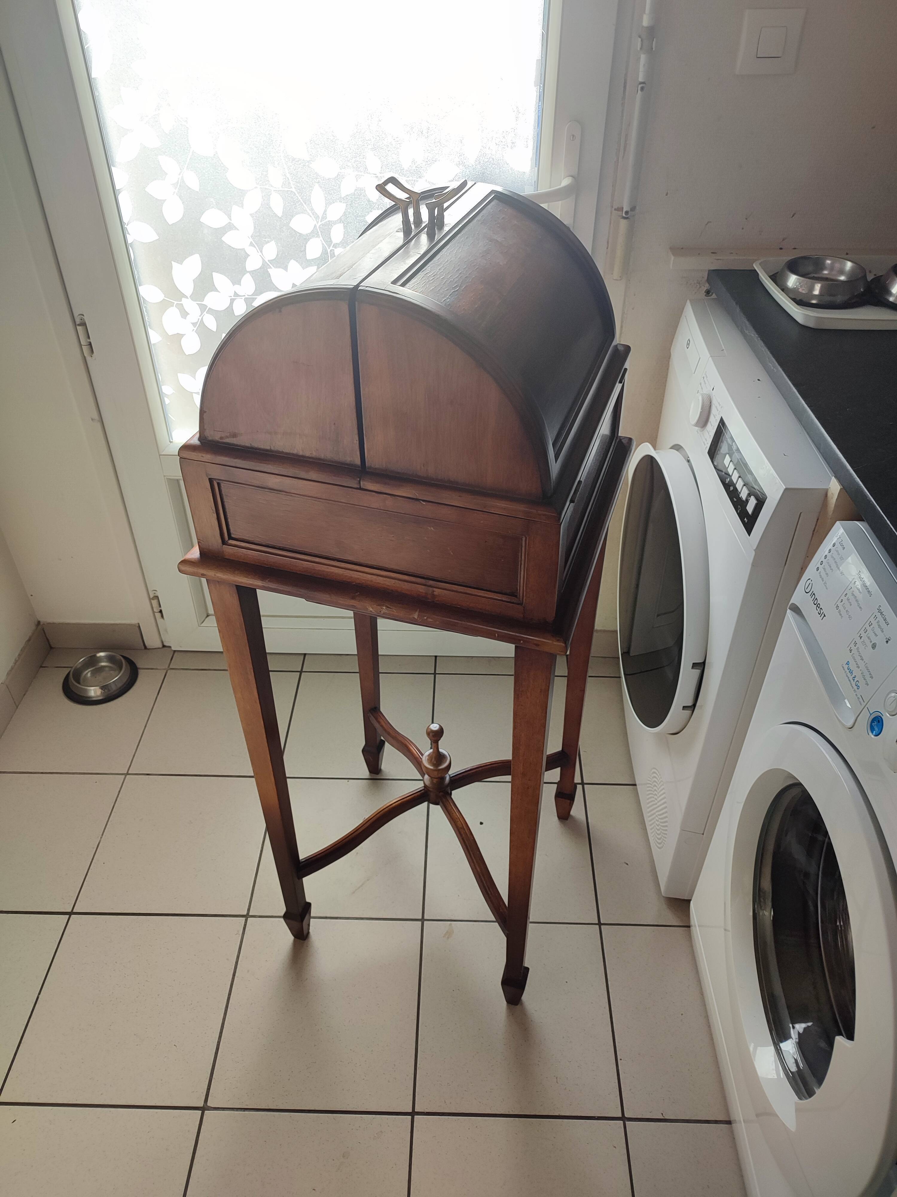 Liquor cellar cabinet