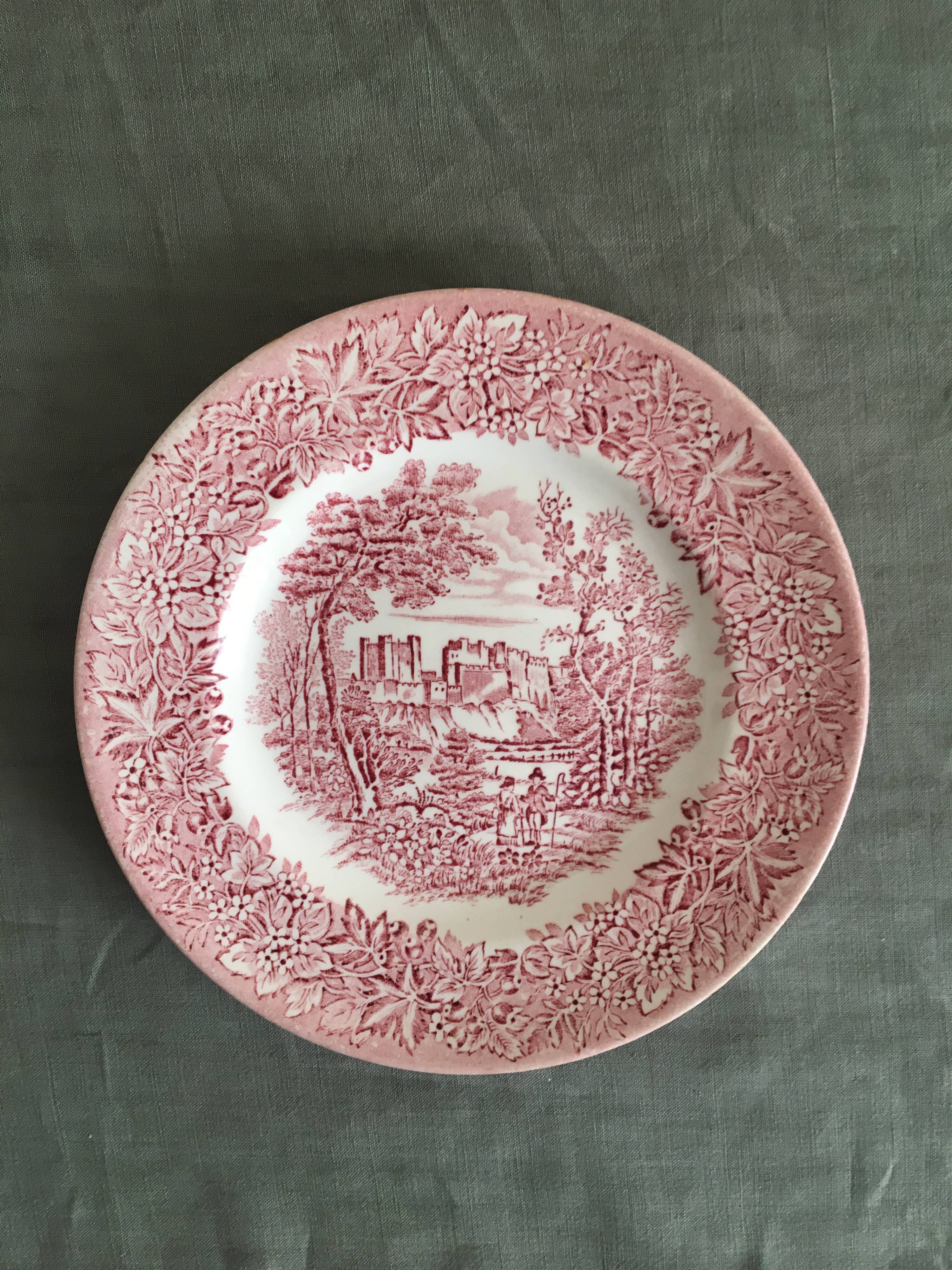 7 EIT England dessert plates