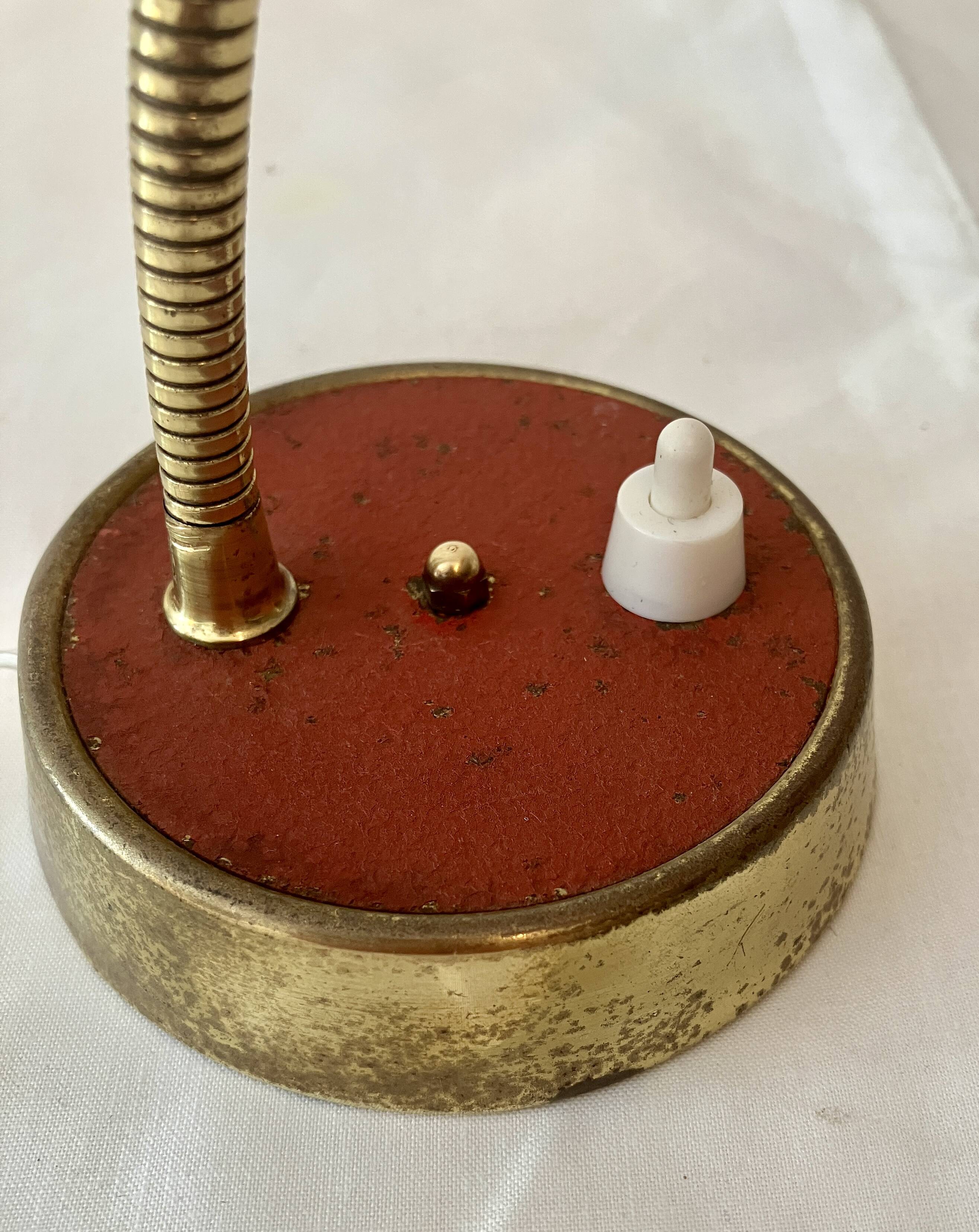 Cocotte lamp from the 1950s, painted metal and brass.