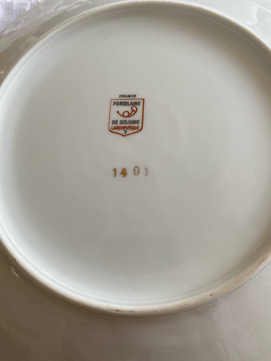 Sologne porcelain plate