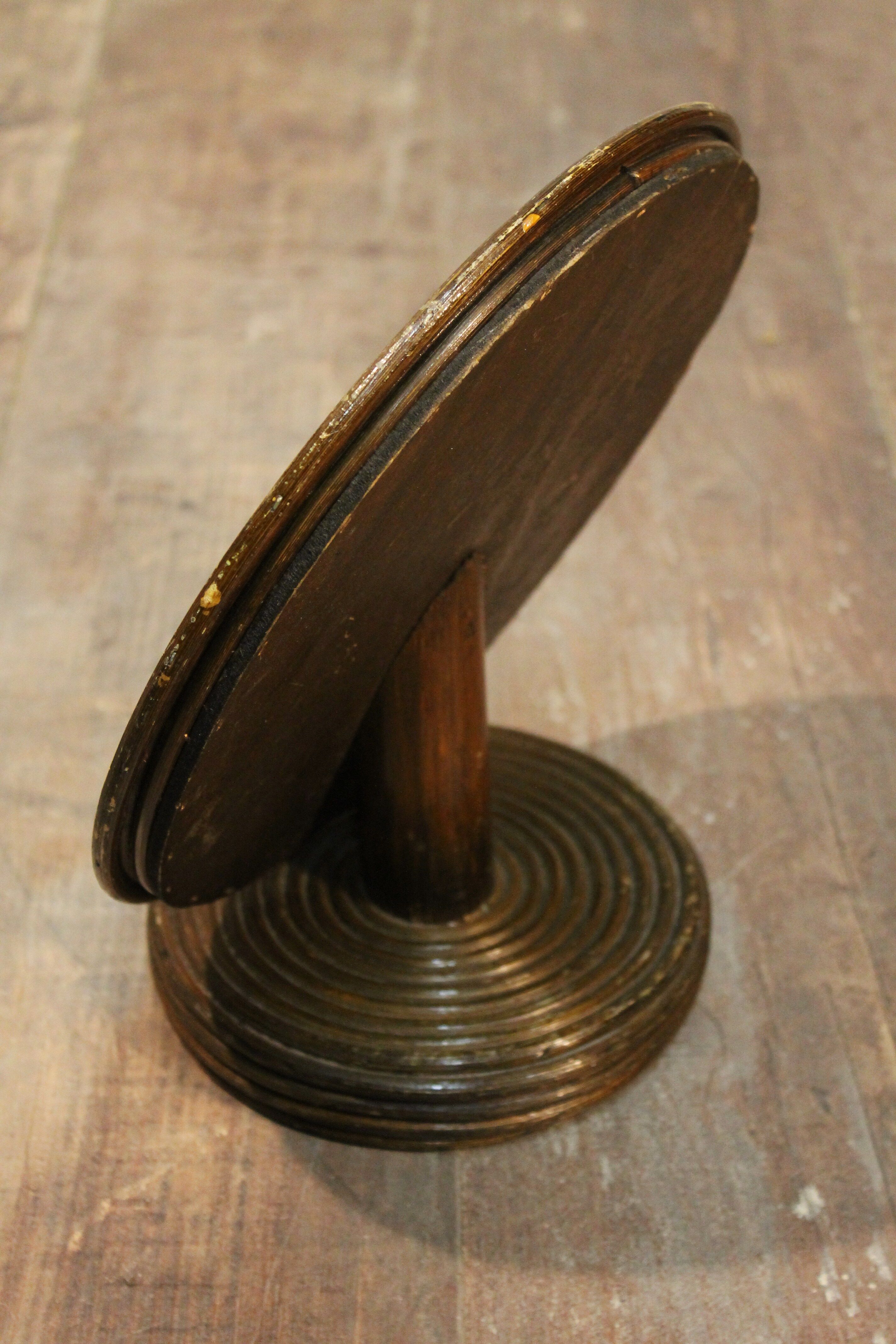 Mirror rattan on foot 60s size 30x29cm