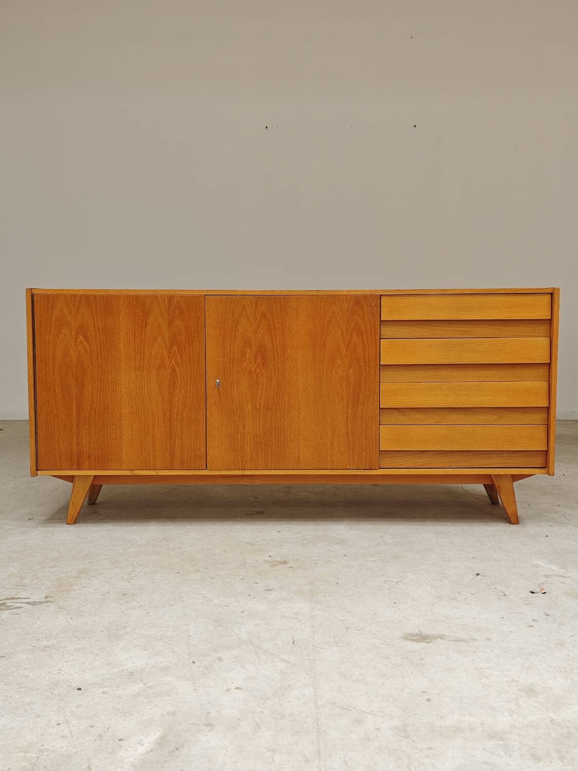 Enfilade U460 wood by Jiri Jiroutek for Intérier Praha