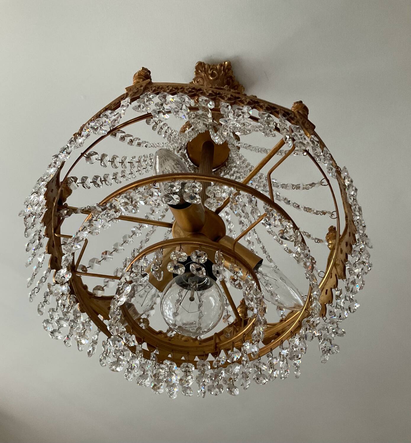 Lustre cascade en bronze et pampilles de cristal