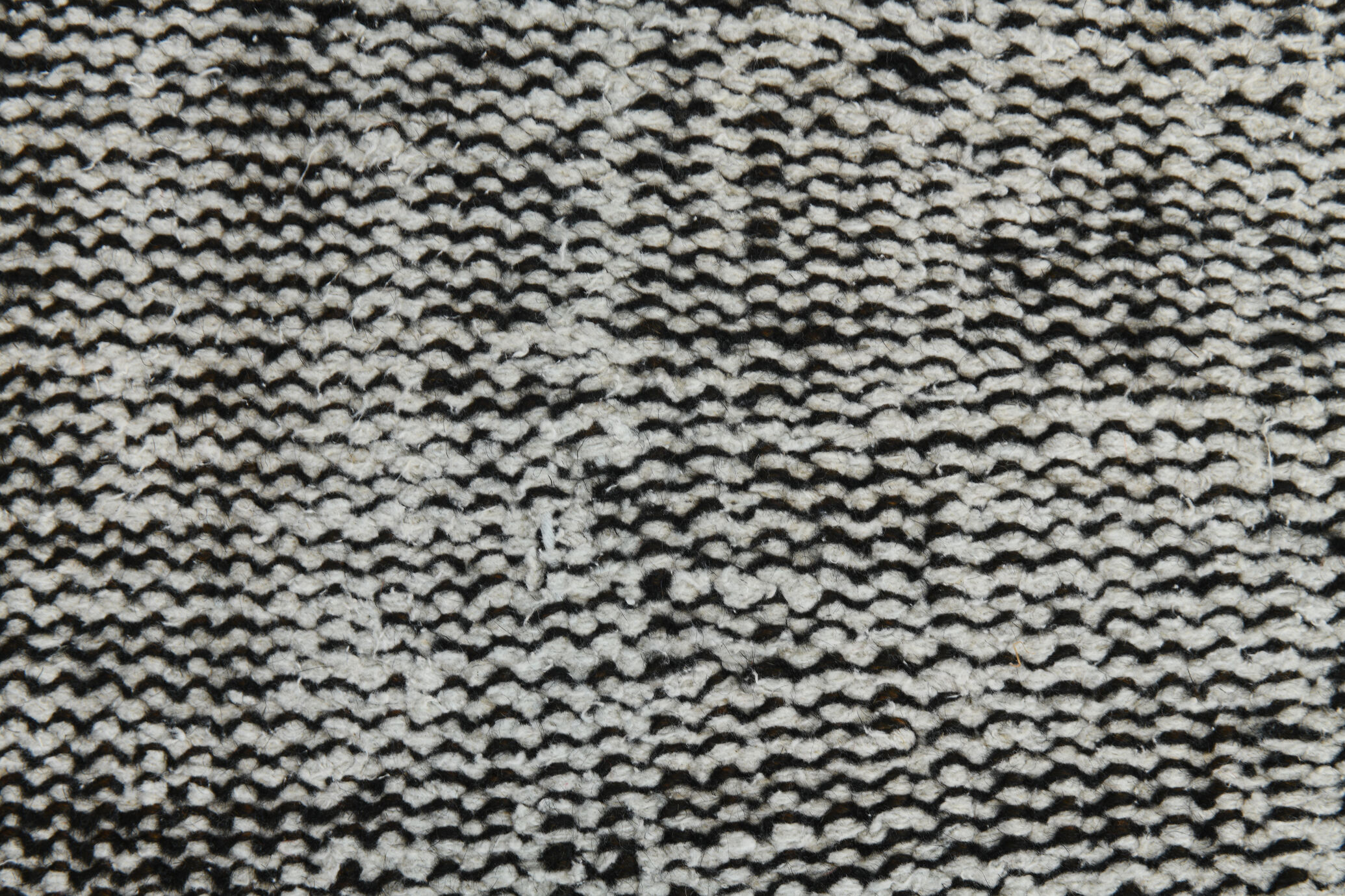 7x9 distressed black vintage rug, 205x292cm