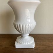 Antique XL neo-classical medicinal cache pot in white clay, 1950.