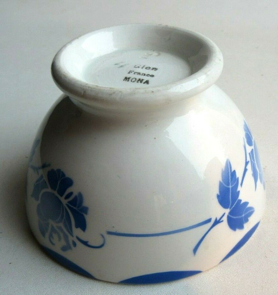 Art Deco bowl, Blue roses and ed edge of blue teeth, signed GIEN model Mona