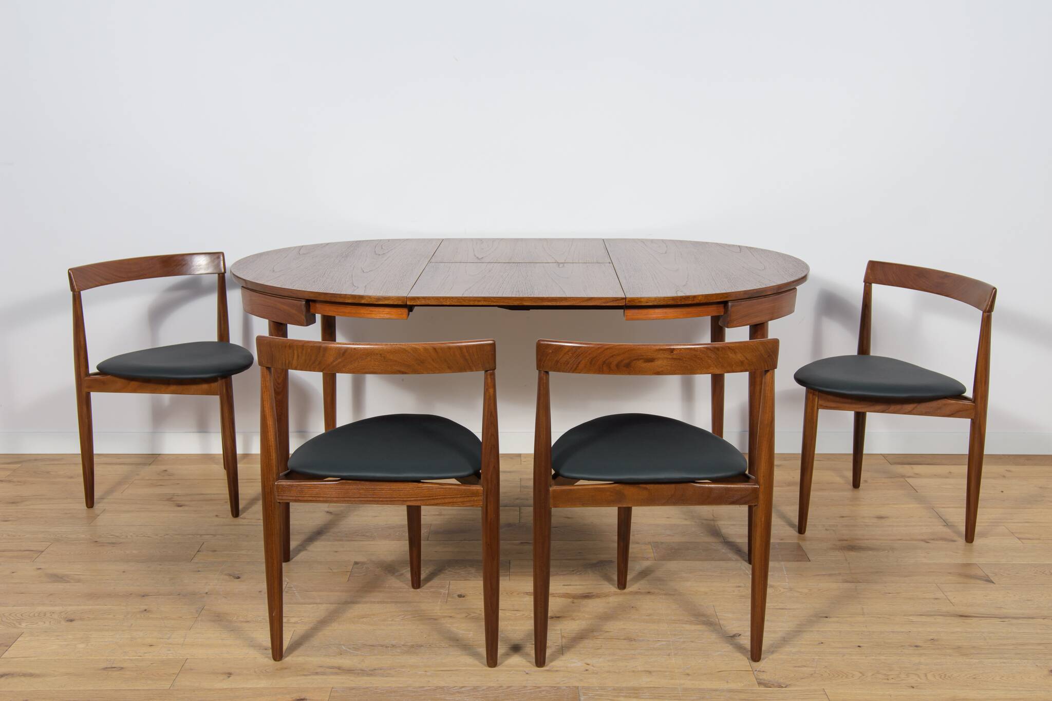 Mid-Century Teak Dining Table and Chairs Set by Hans Olsen for Frem Røjle.