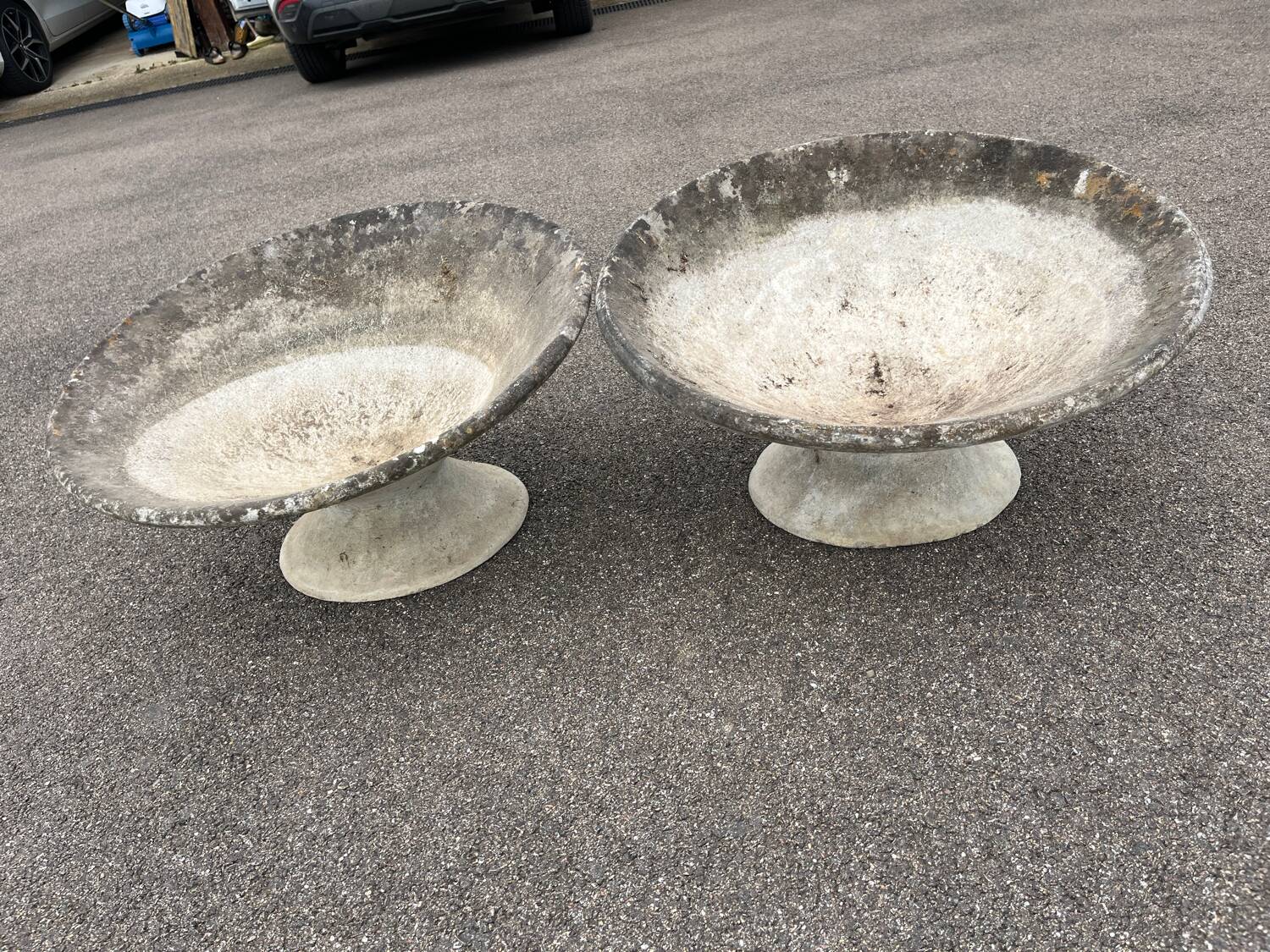 Pair of diabolo basins, planters, fiber cement planters