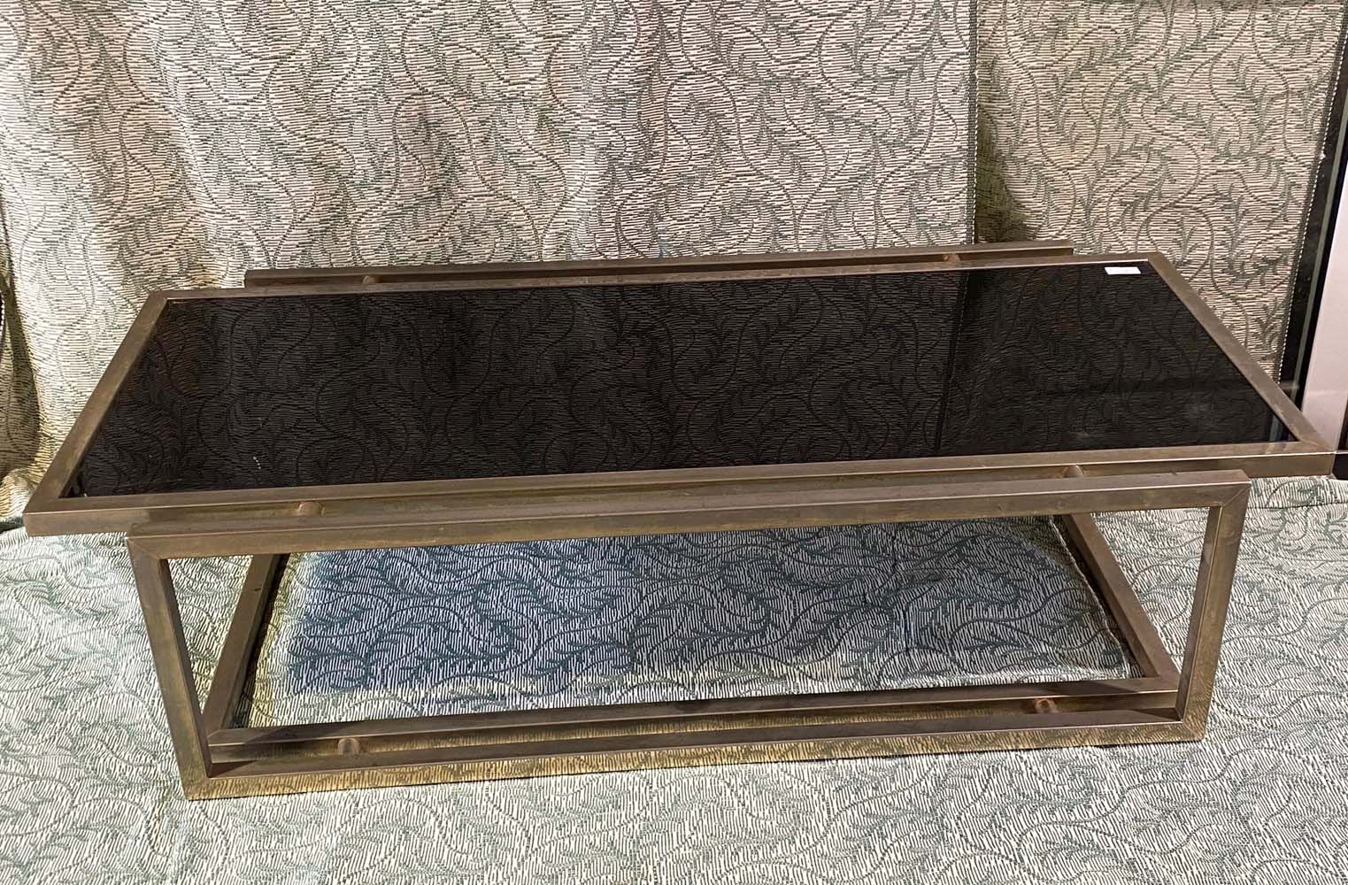 Iron coffee table and black glass. Good general condition