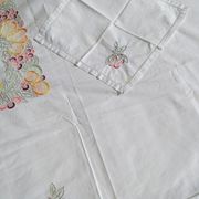 Embroidered tablecloth and open fruit decoration - 12 assorted towels