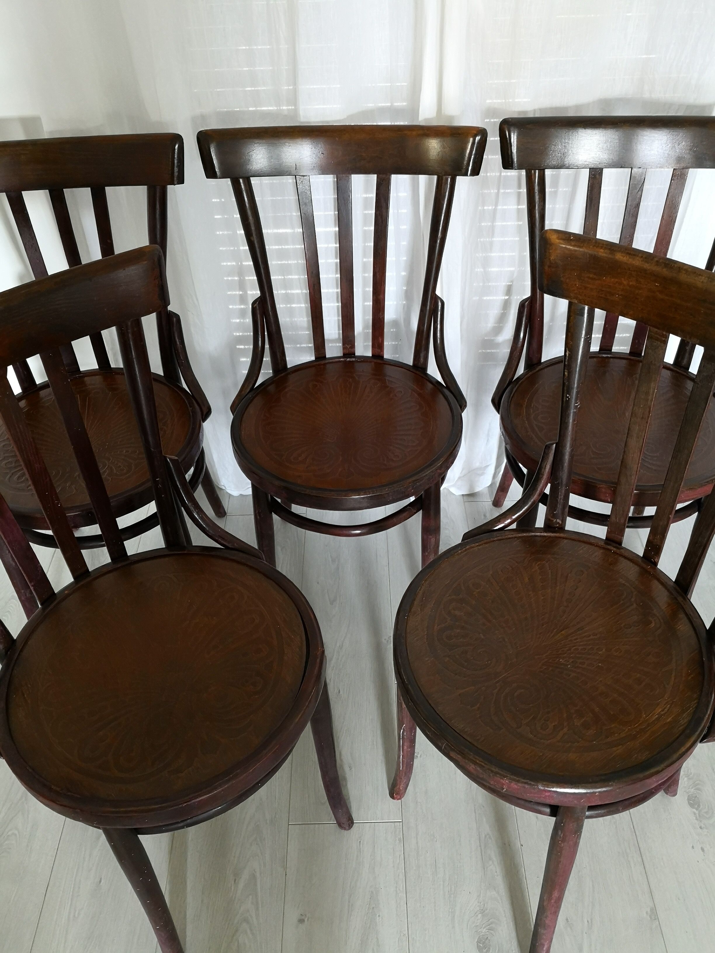 Set 5 bistro chairs