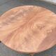 Table à manger ronde extensible Louis XVI décapée en acajou massif et laito
