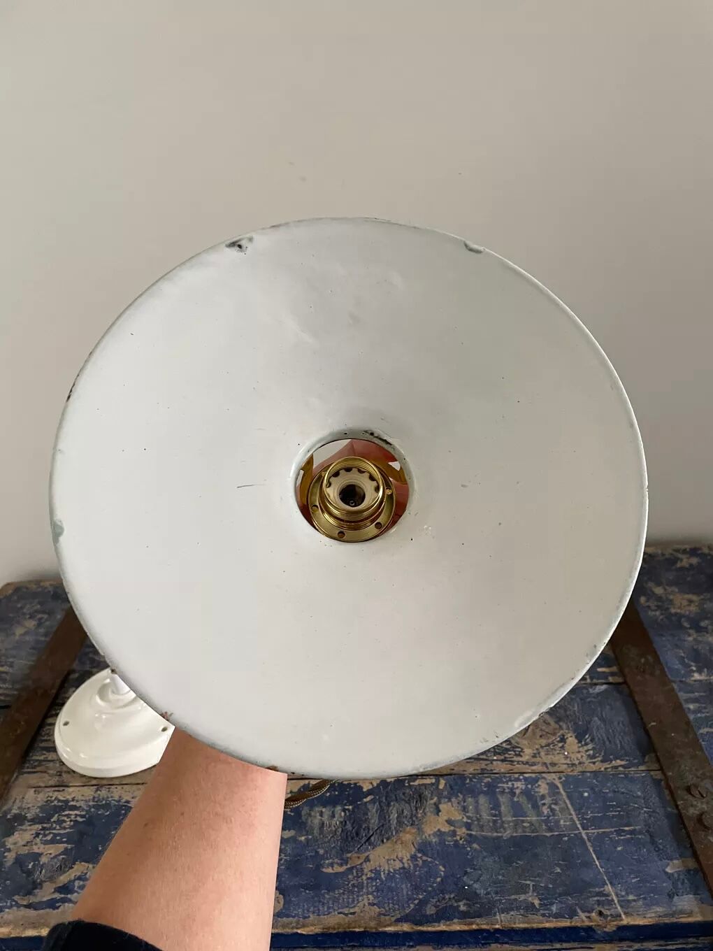Vintage suspension in electrified green enamelled sheet metal with new