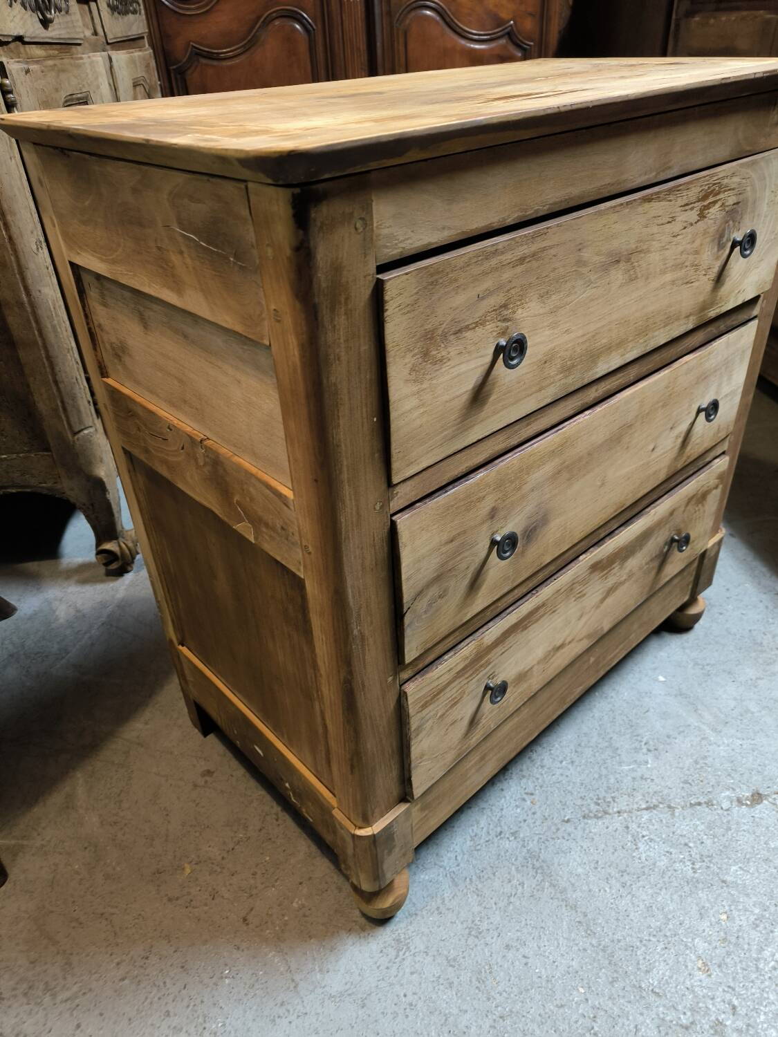 Small chest of drawers in solid walnut circa 1840
