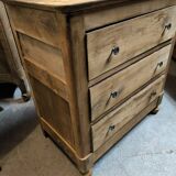 Small chest of drawers in solid walnut circa 1840