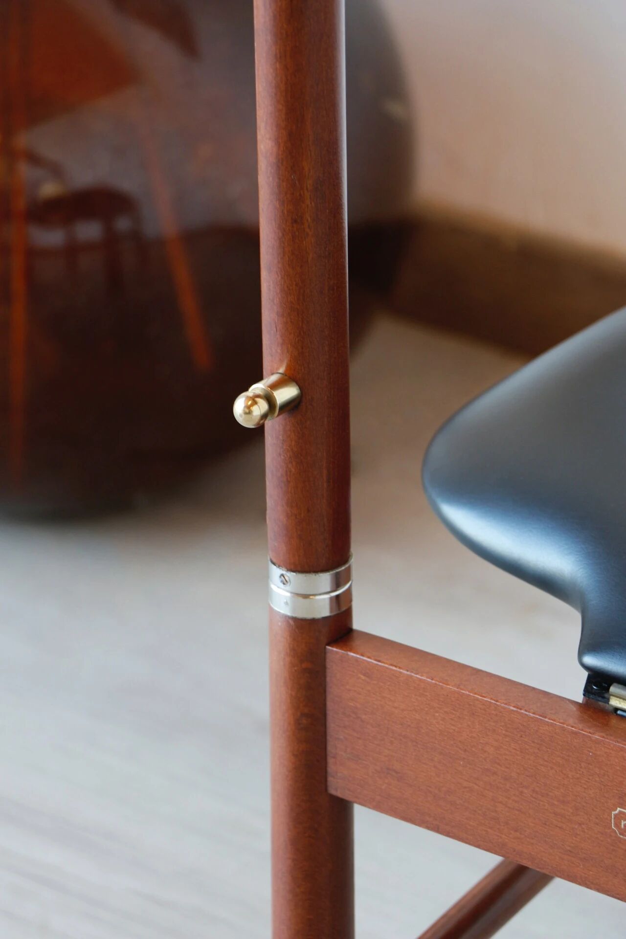 Fratelli Reguitti valet – Vintage Italian chair