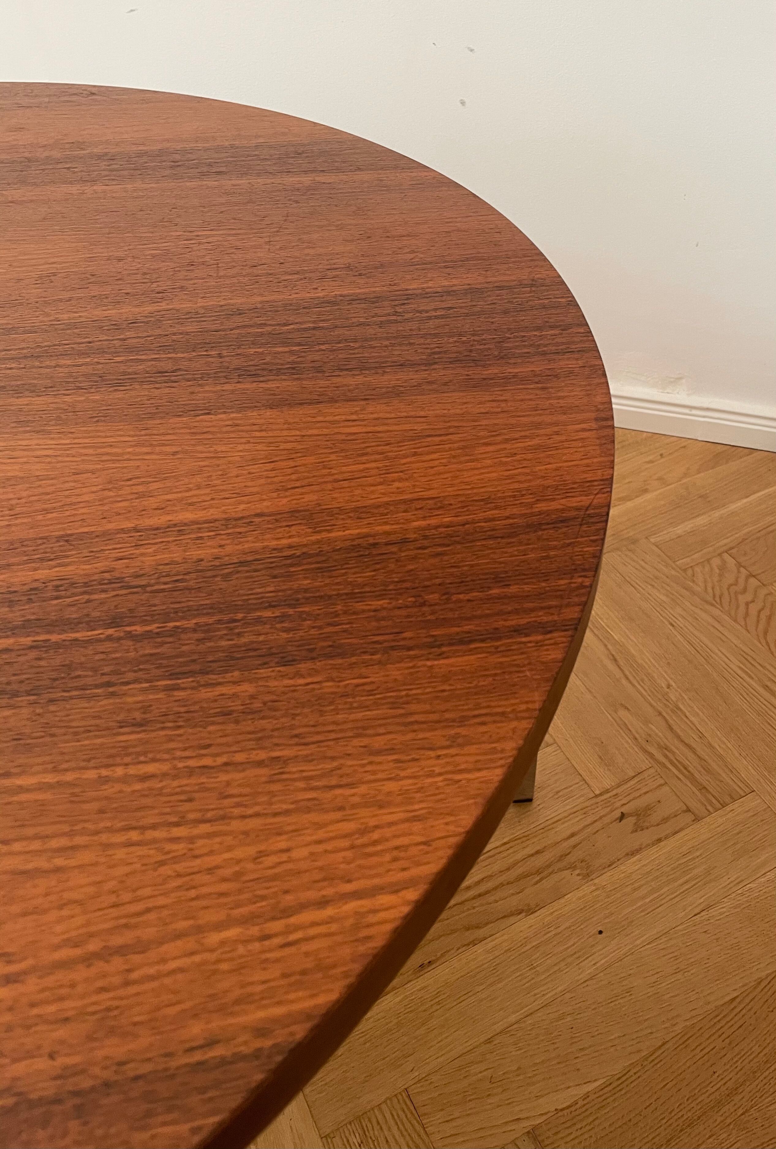 Florence Knoll round Coffee Table in Palisander 1960s