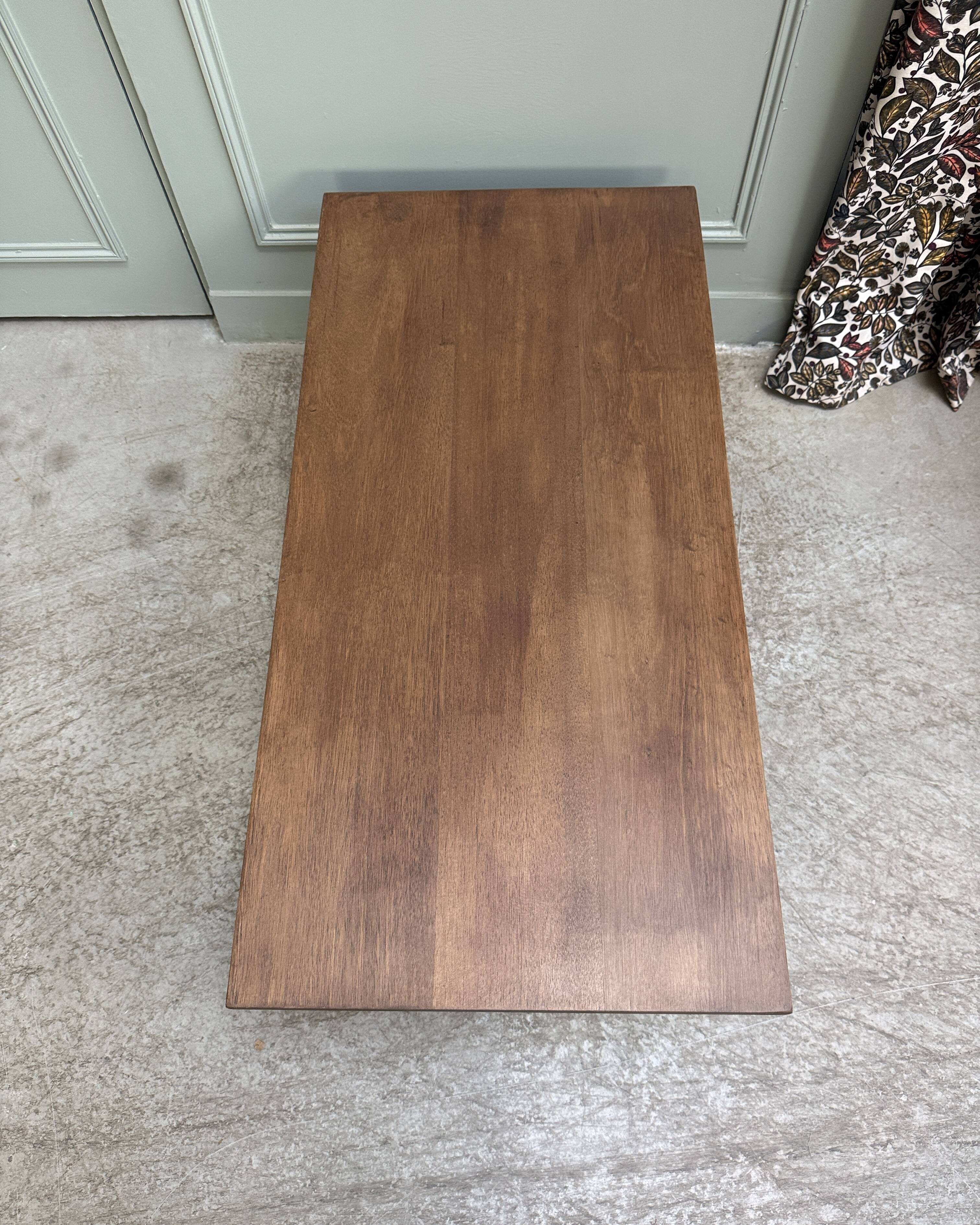 Small farmhouse coffee table (renovated)