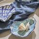 Lot of 2 oyster-shaped bowls.