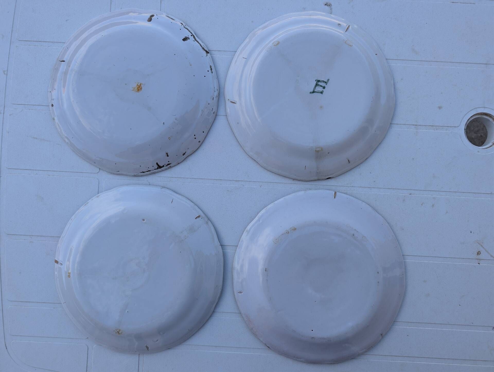 Set of 4 antique polychrome earthenware plates – Chinese decoration
