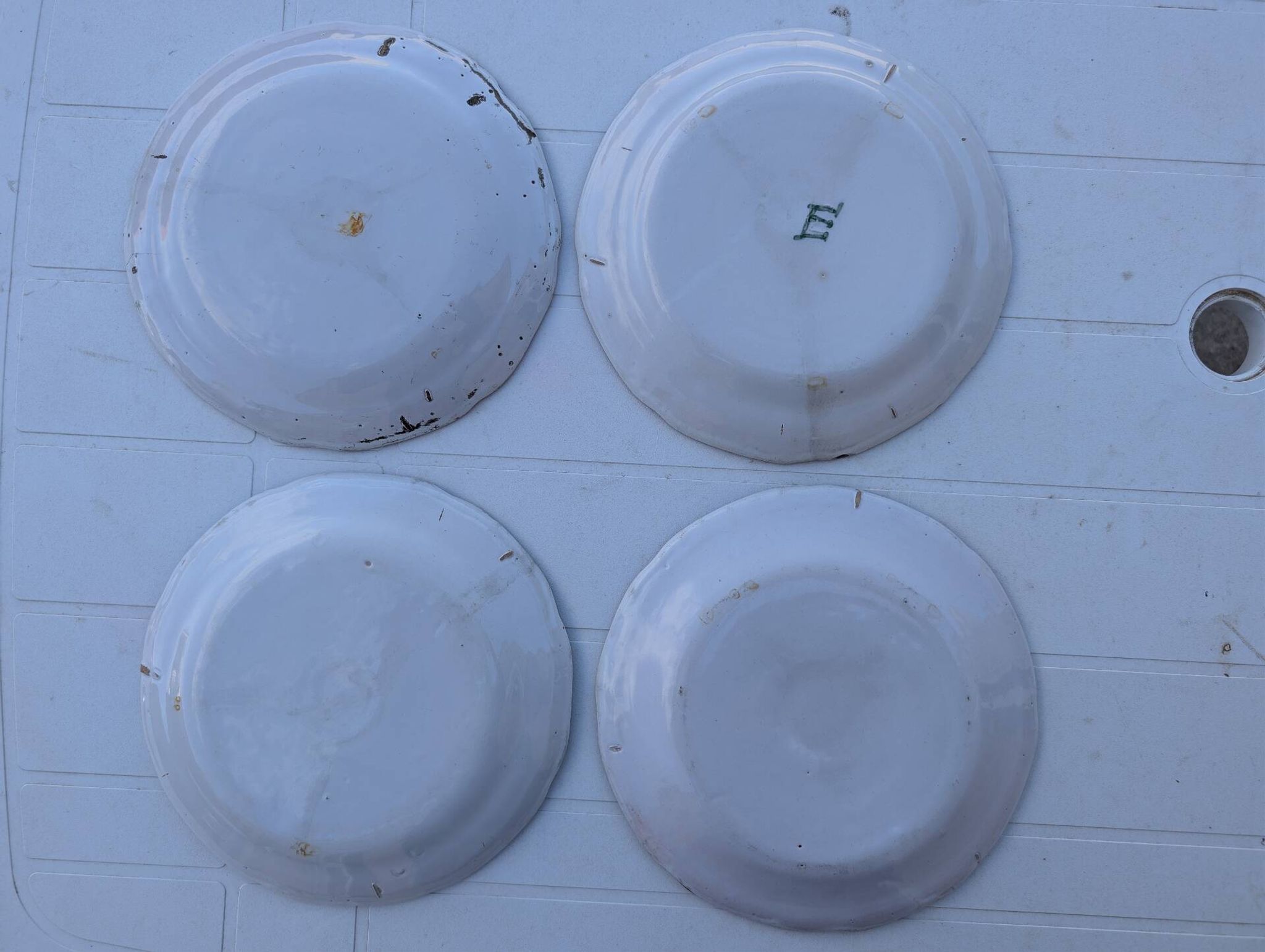 Set of 4 antique polychrome earthenware plates – Chinese decoration