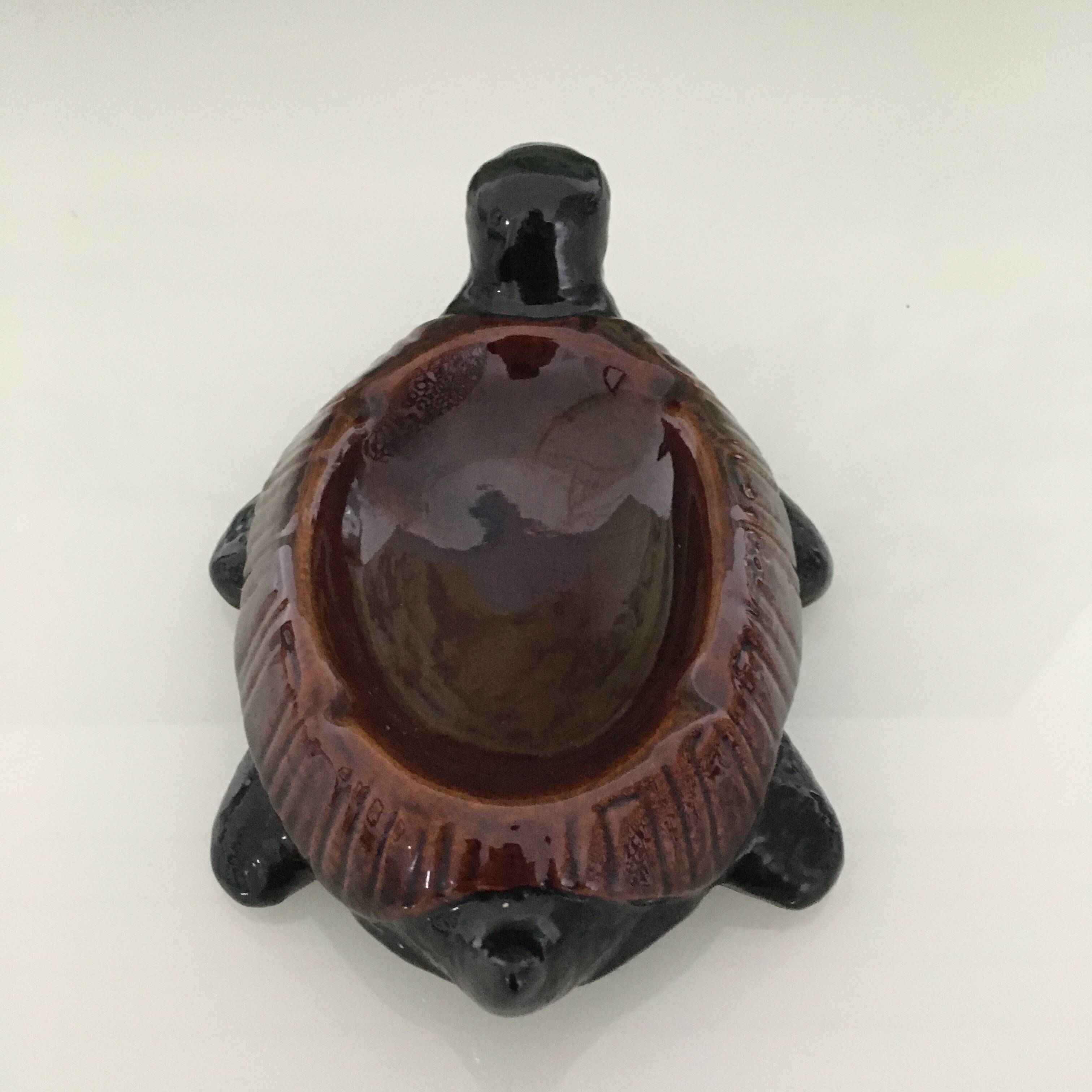 Two-tone turtle trinket tray