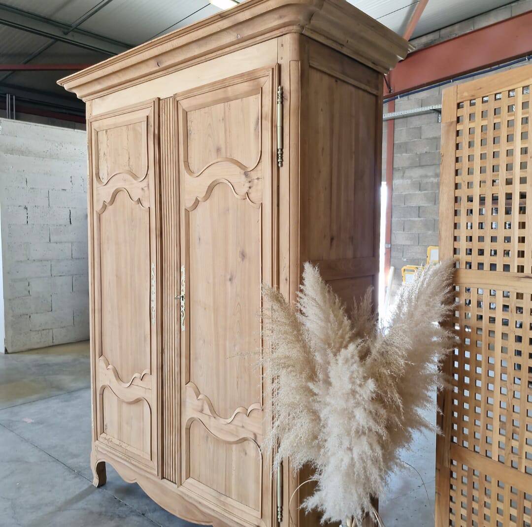 Antique cherry wood wardrobe – fully sandblasted