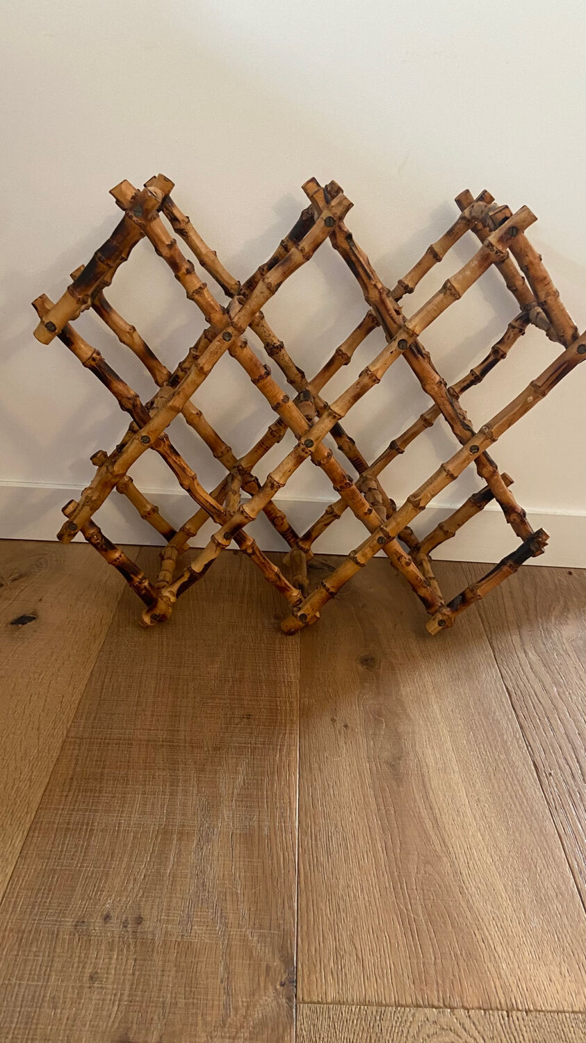 Range foldable bottles in vintage bamboo / rattan