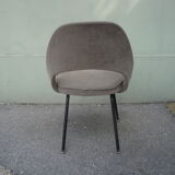 Chaise conference by Eero Saarinen
