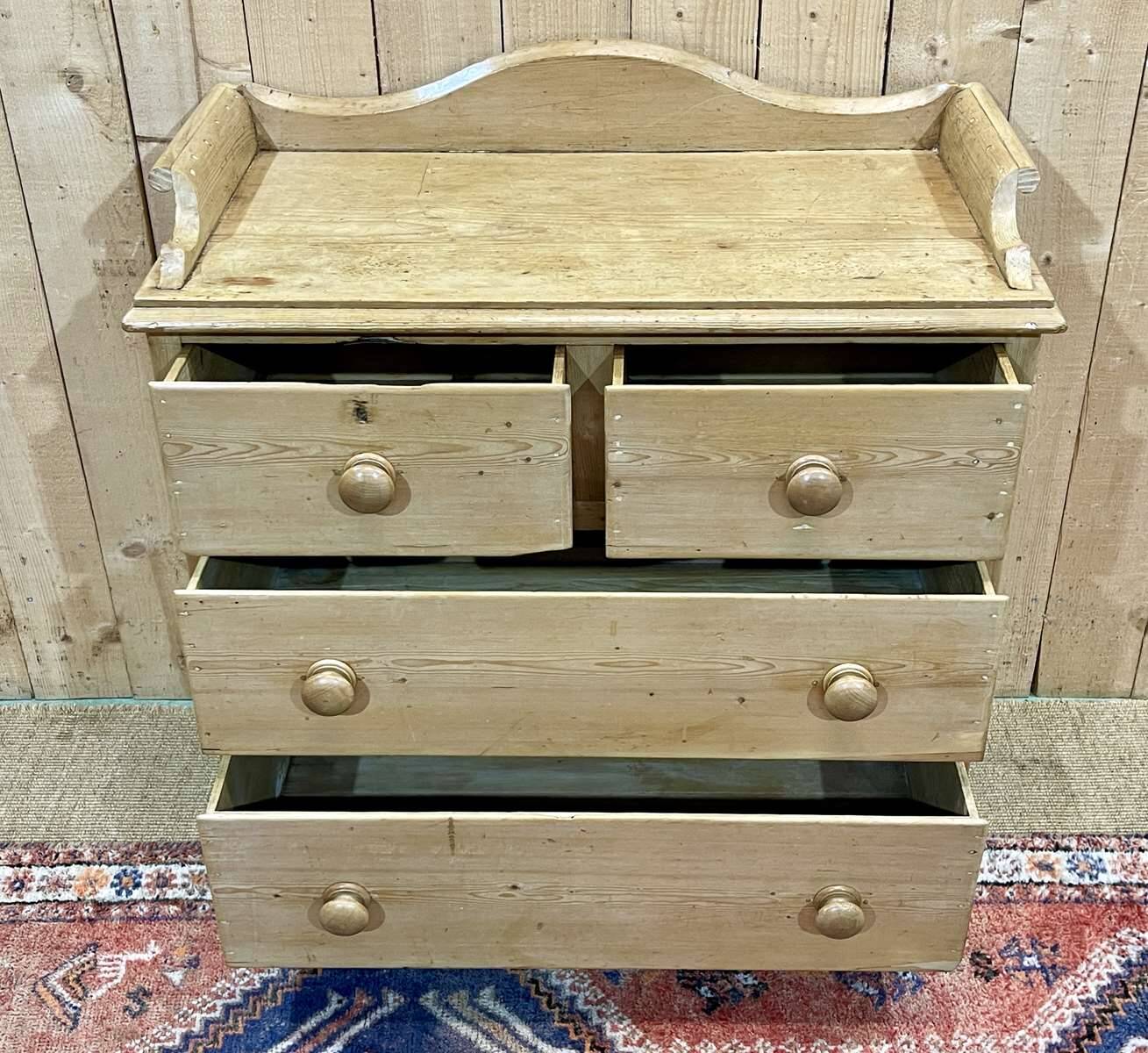 19th century Victorian chest of drawers in fir