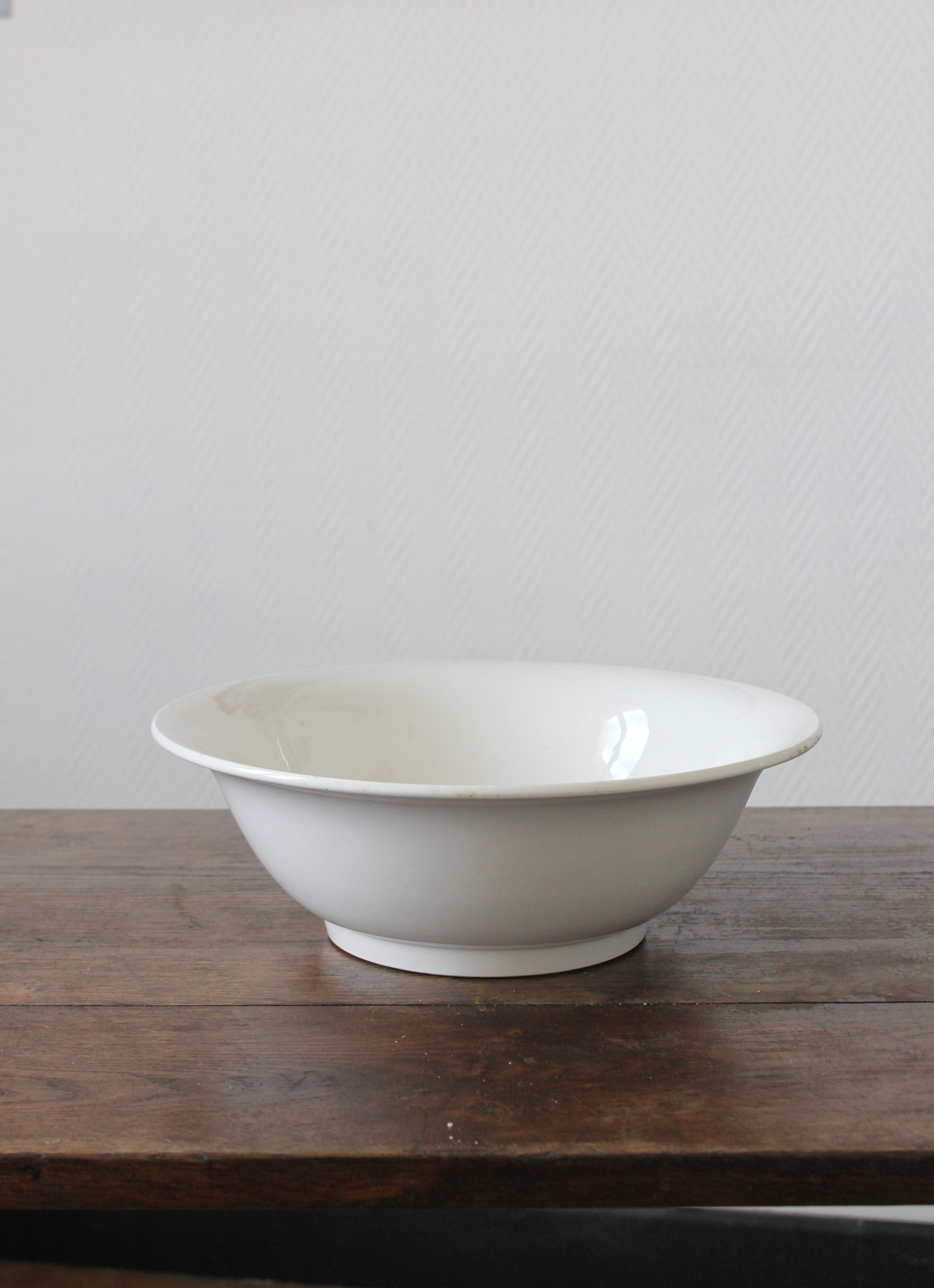 Salad bowl in white earthenware iron earth Digoin Sarreguemines