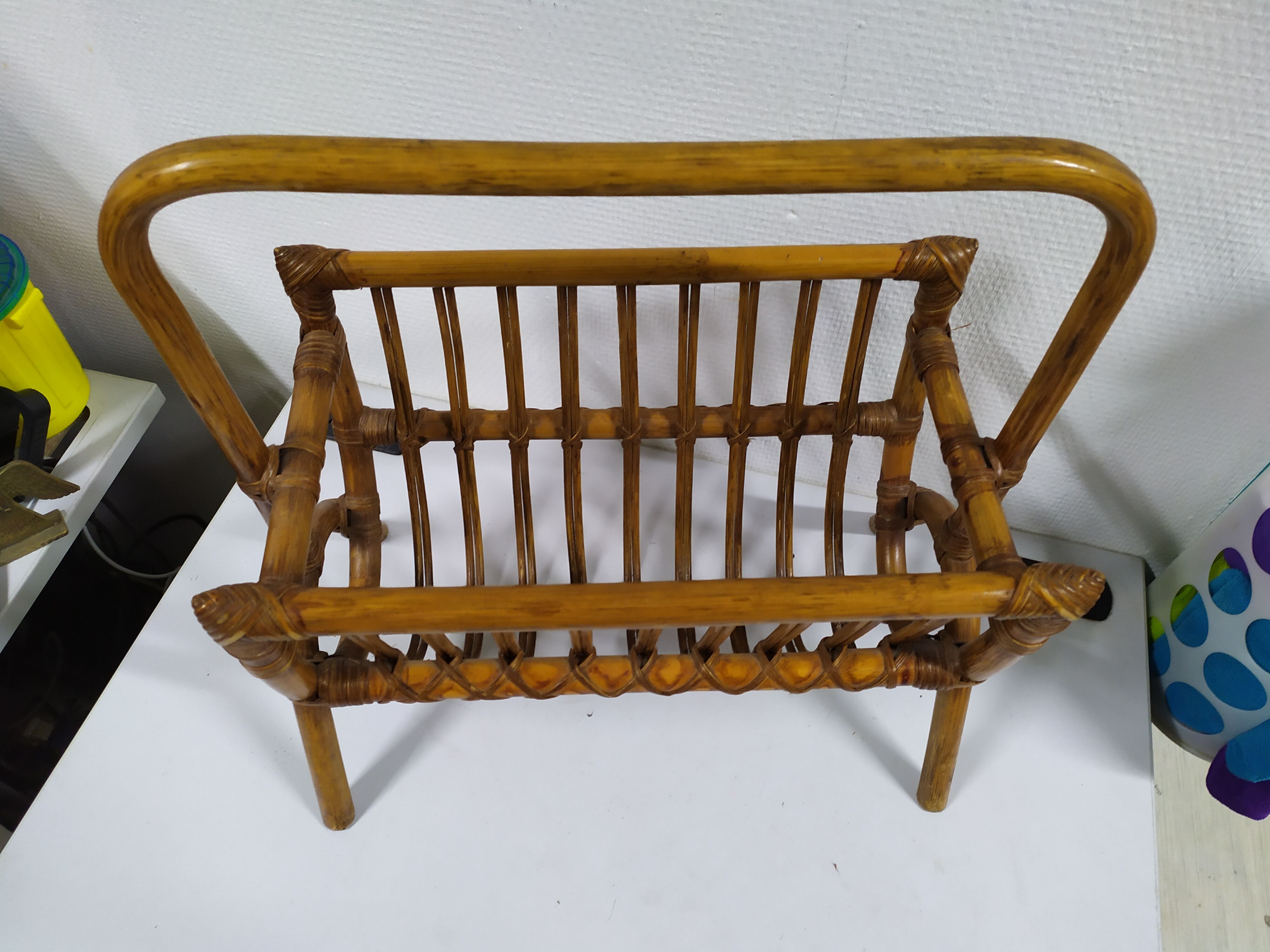 Door newspaper magazine rattan