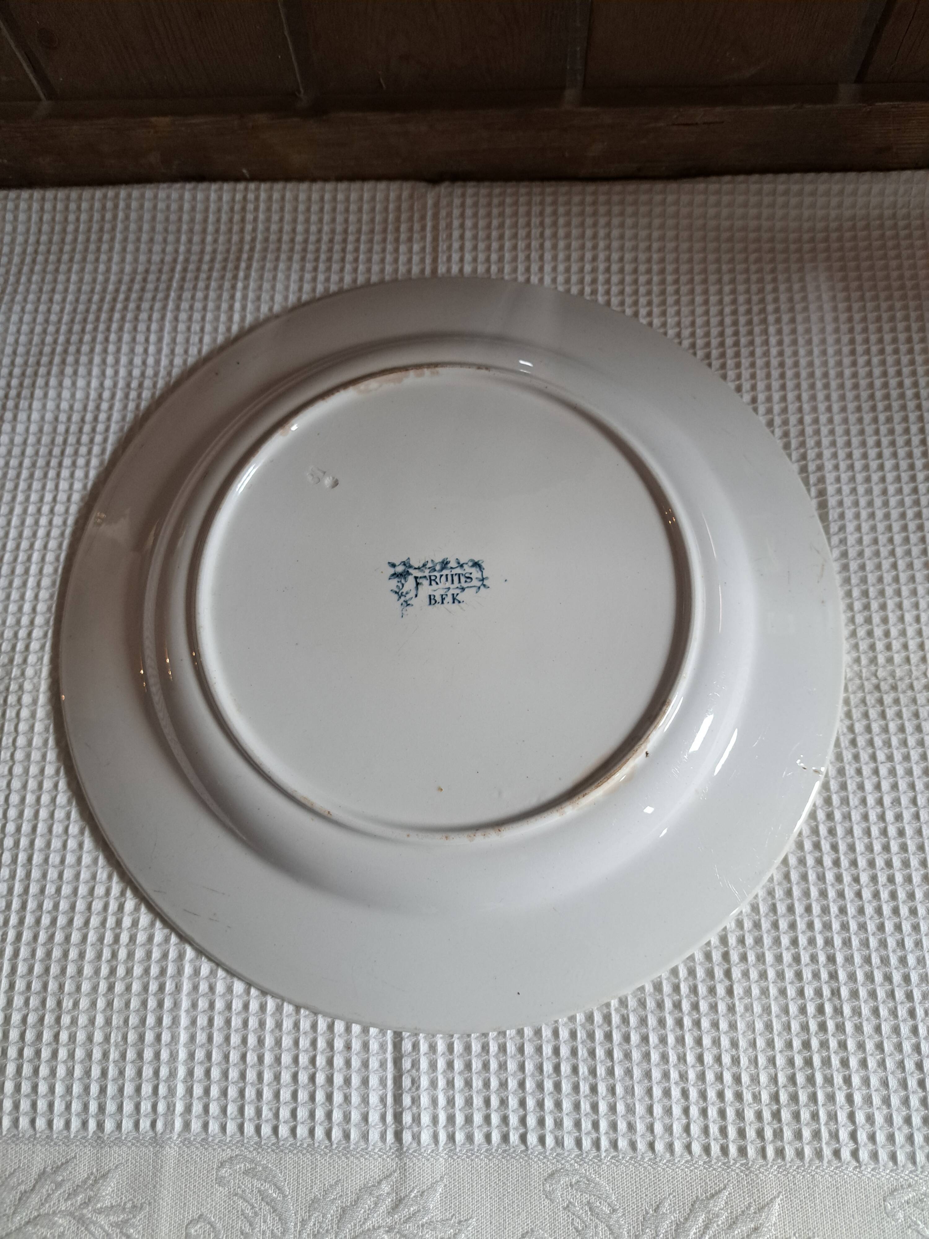 Round dish BFK Boch Frères Keramis decoration "fruit"