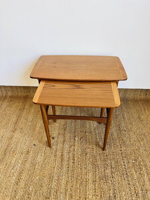 Ensemble de deux tables gigognes en teck – Style scandinave, années 70