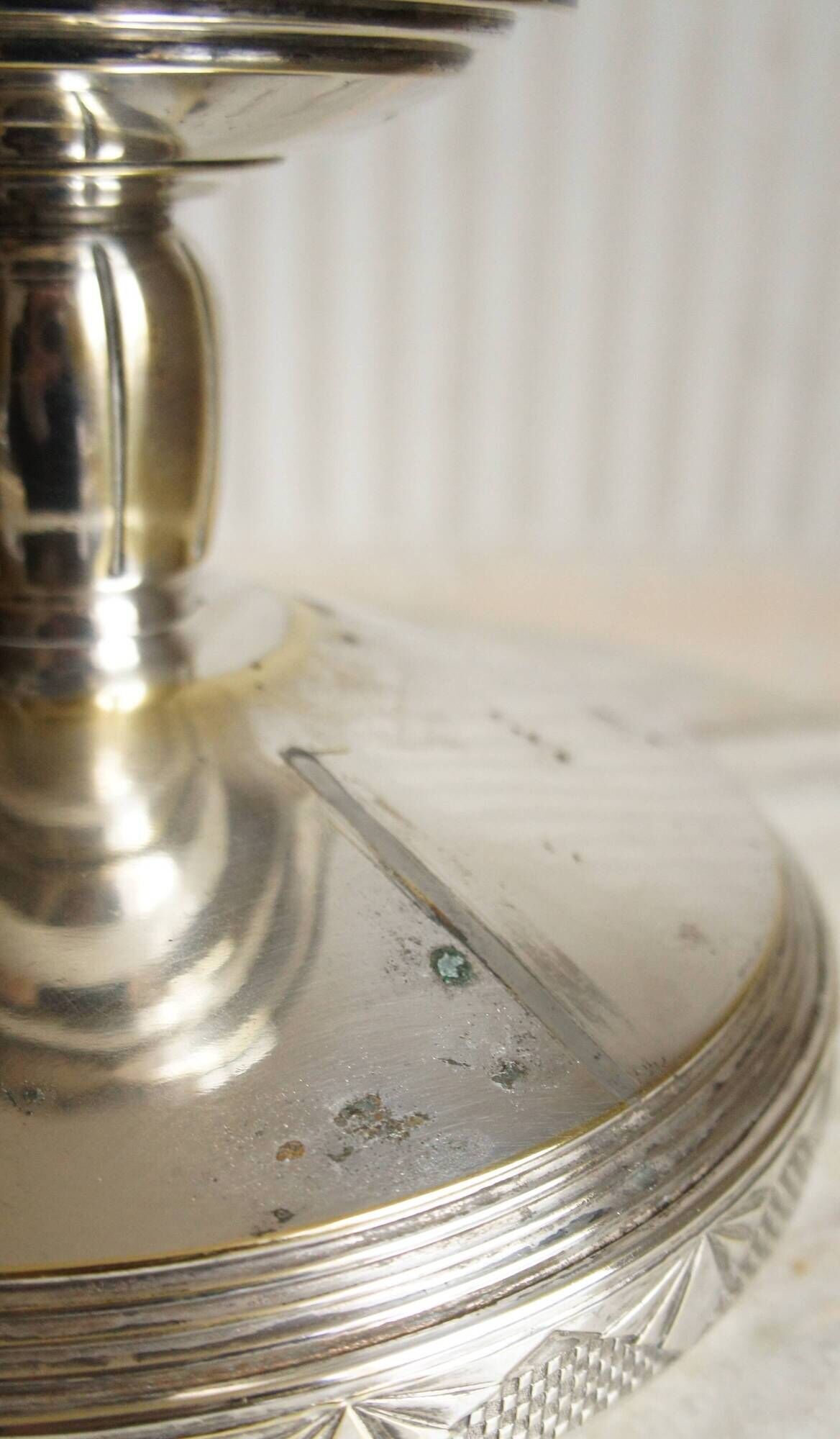 Cup or compotier on art deco pedestal in silver metal