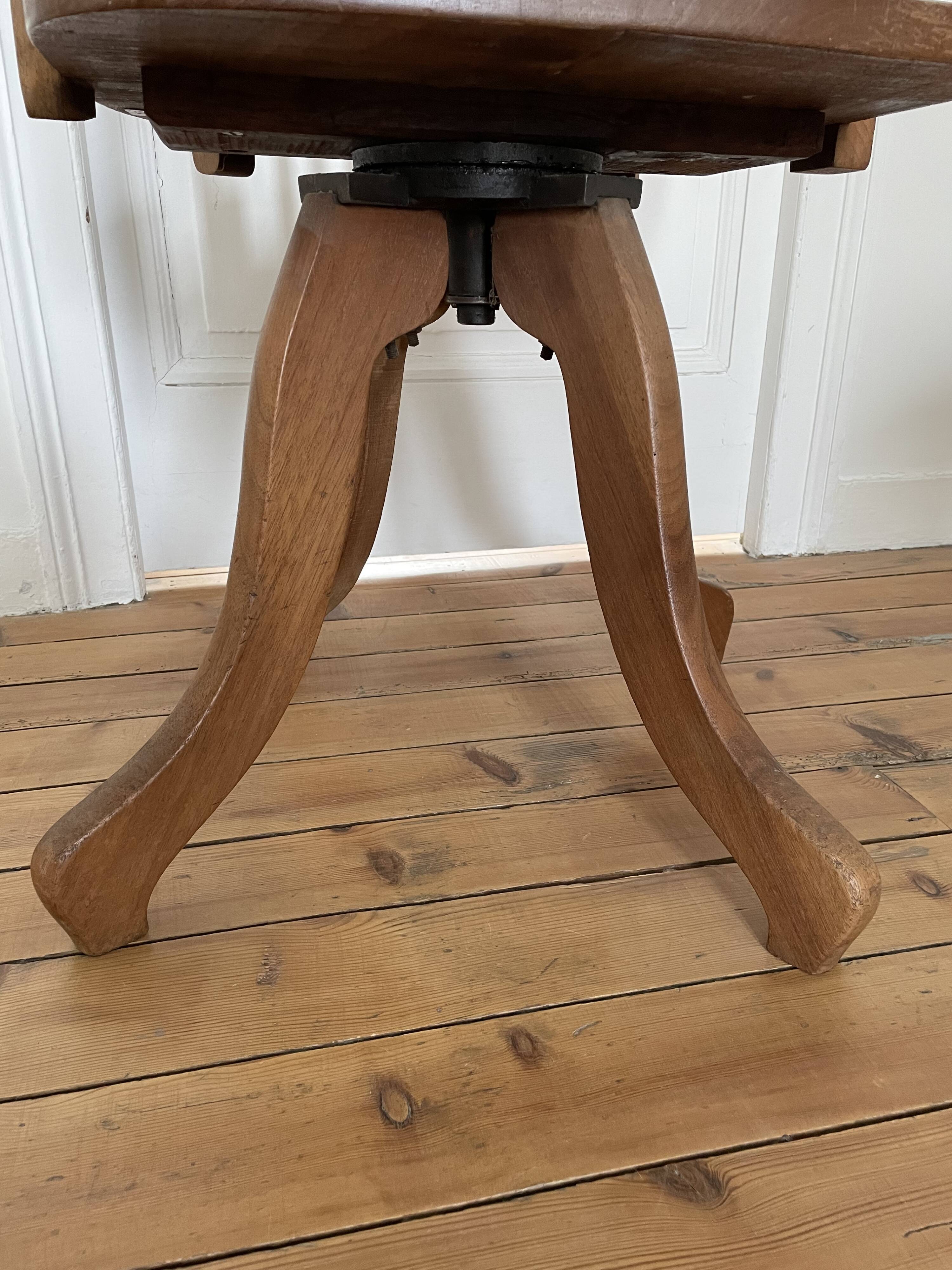 American office chair on 4 feet, 1930s