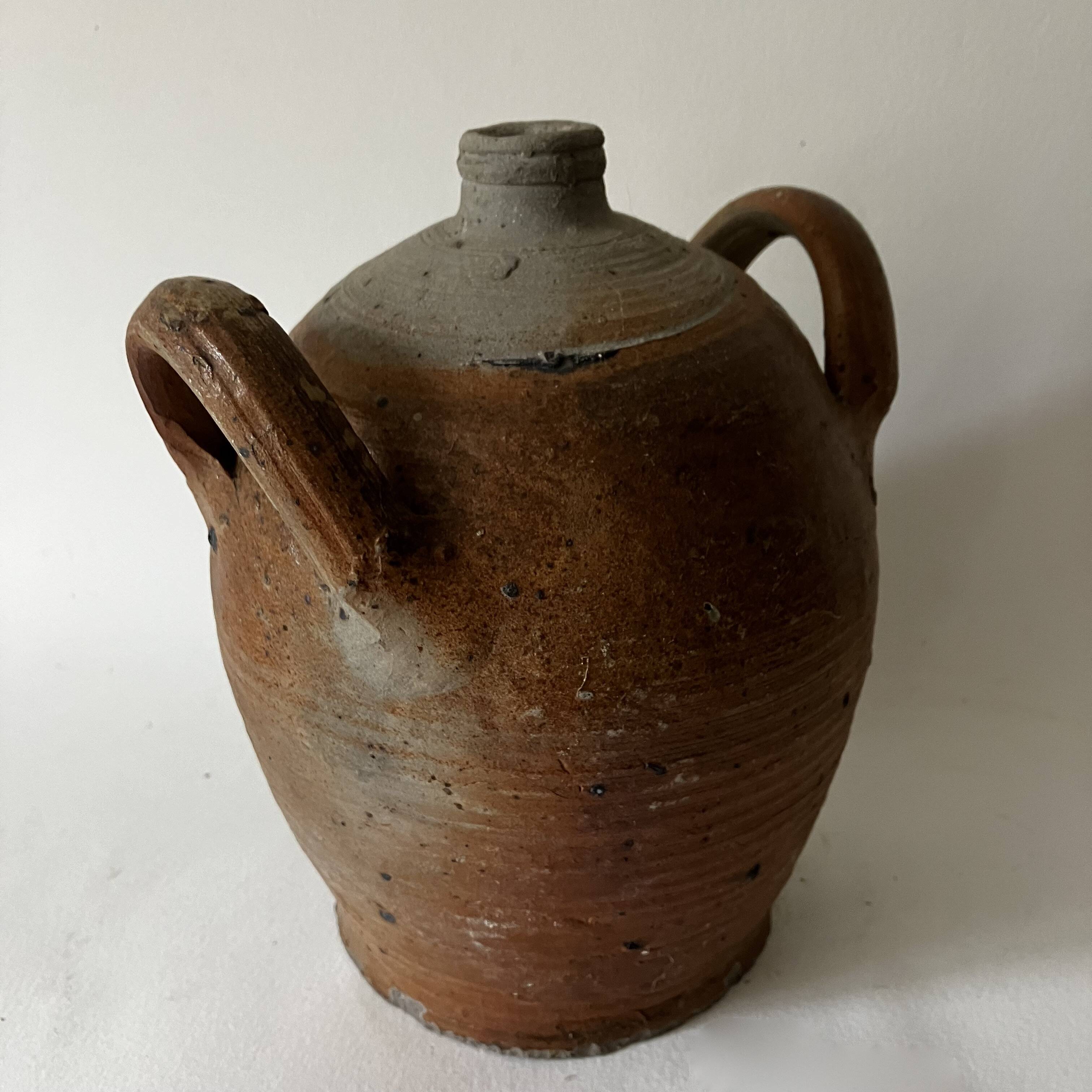 Small oil jar, old pottery