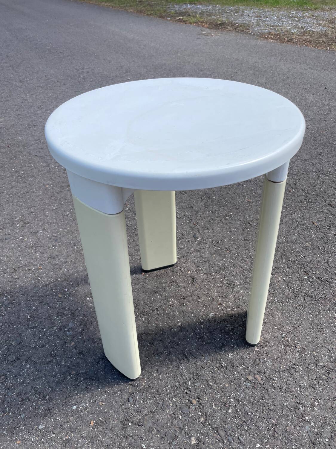 Tabouret blanc et beige Tatay 1960