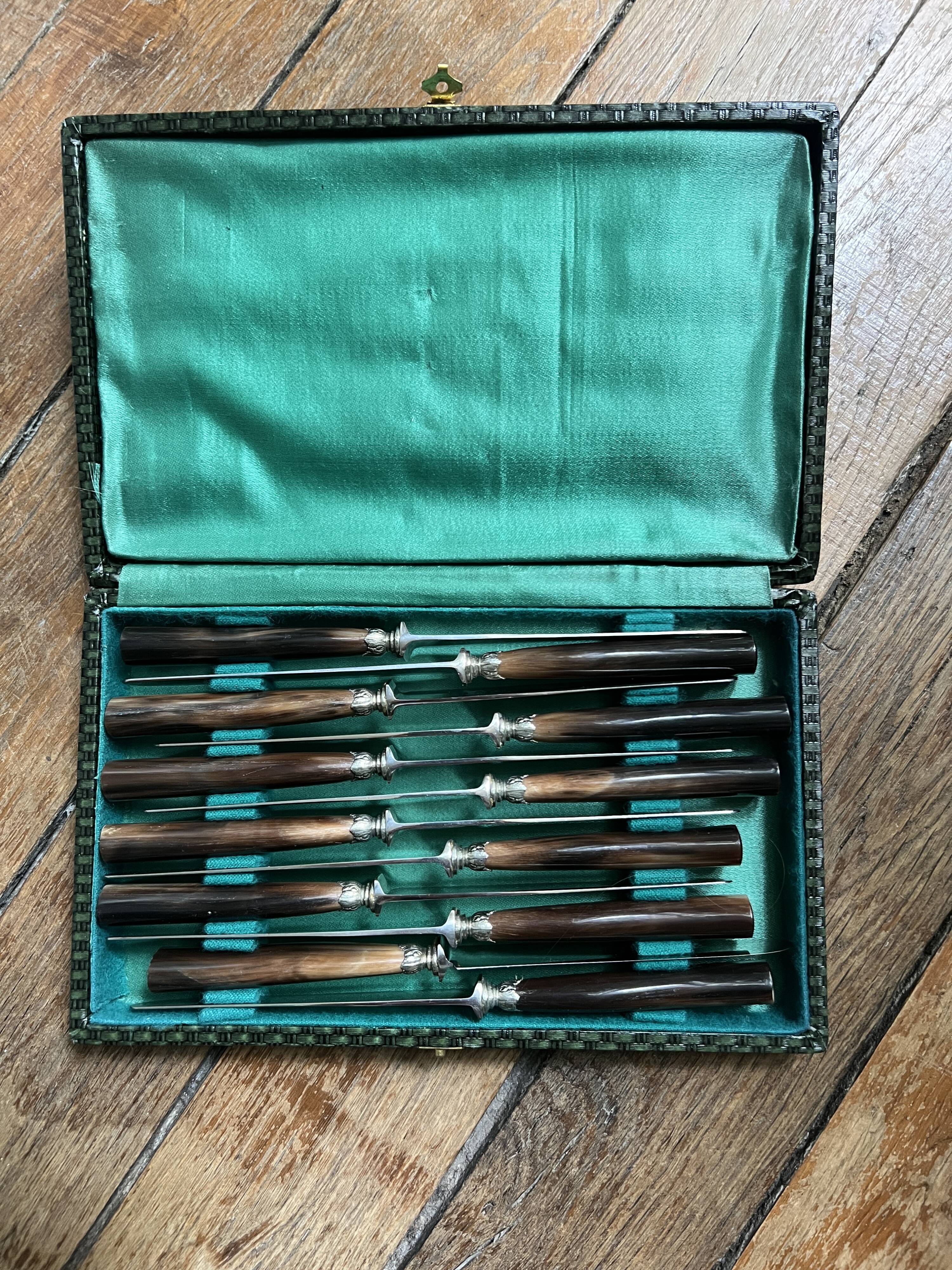 Set of 12 old Fontenille Pataud knives