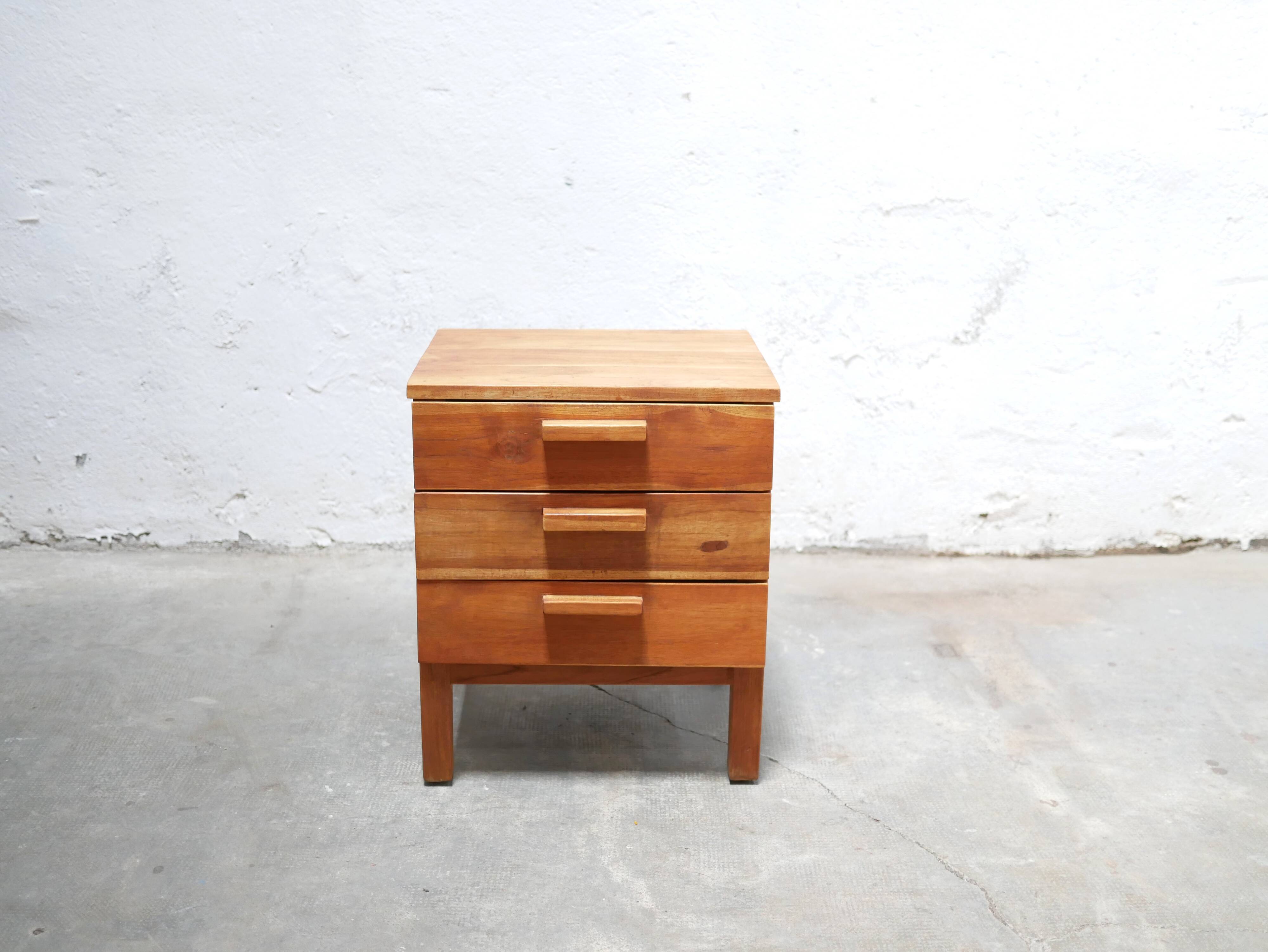 Meuble d'appoint chevet vintage en bois