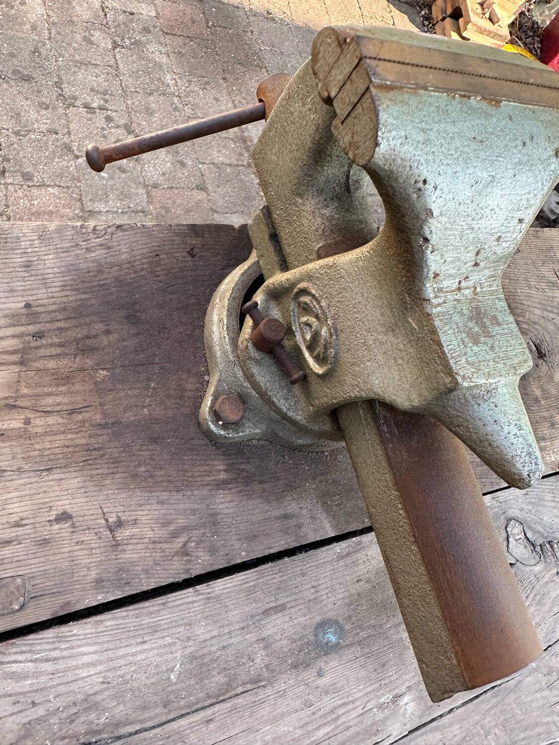 Carpenter's workbench decor