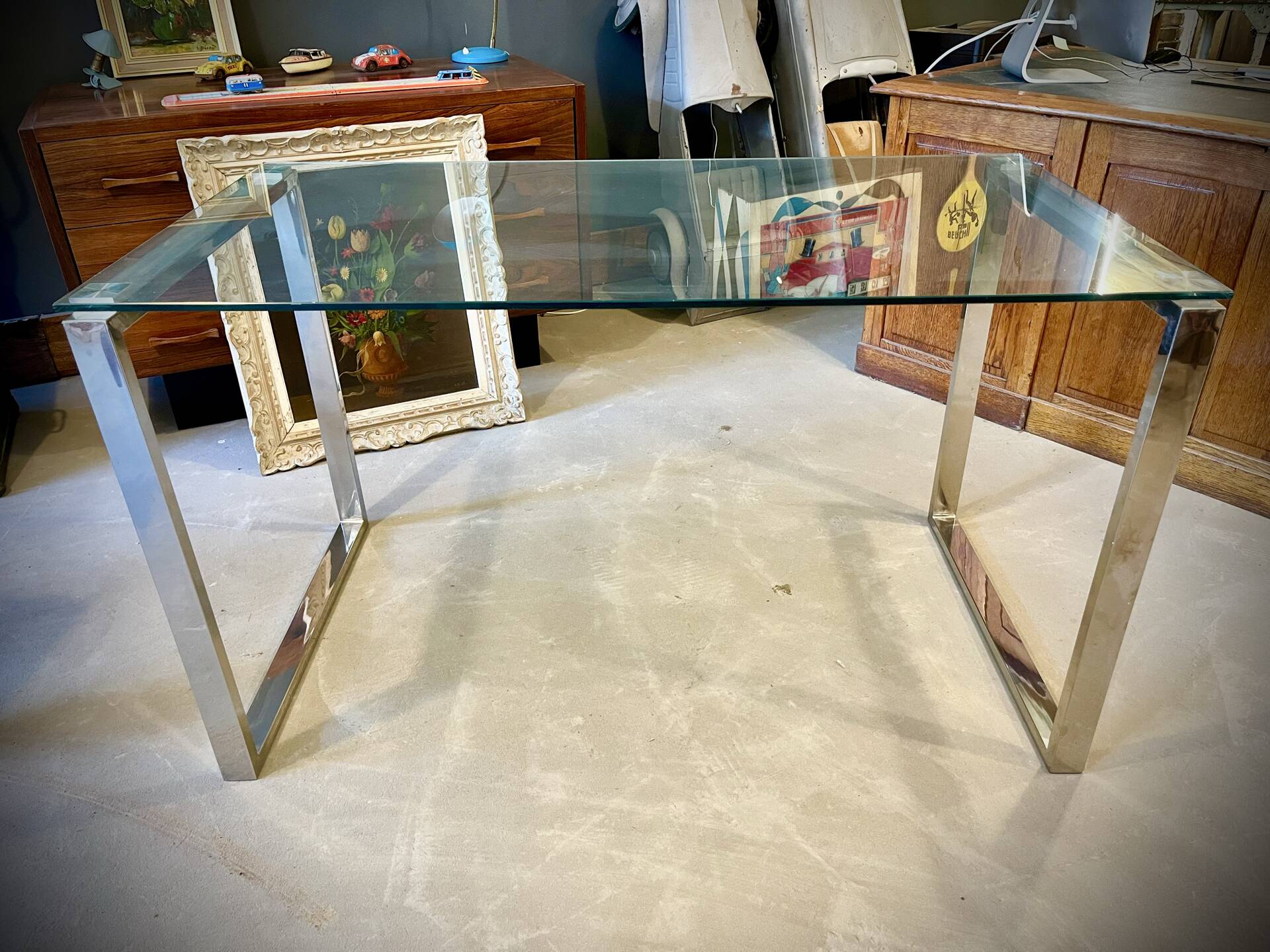 Ancien bureau en verre