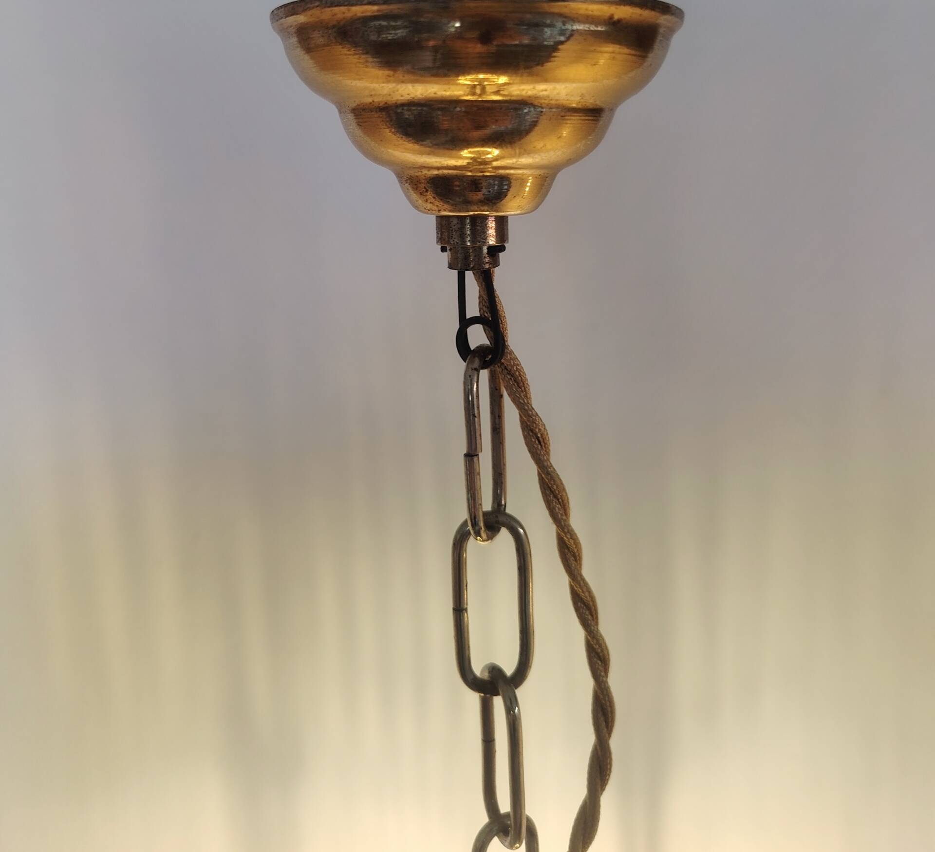 Golden suspension structure