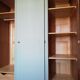 Armoire années 50 chêne et kaki clair