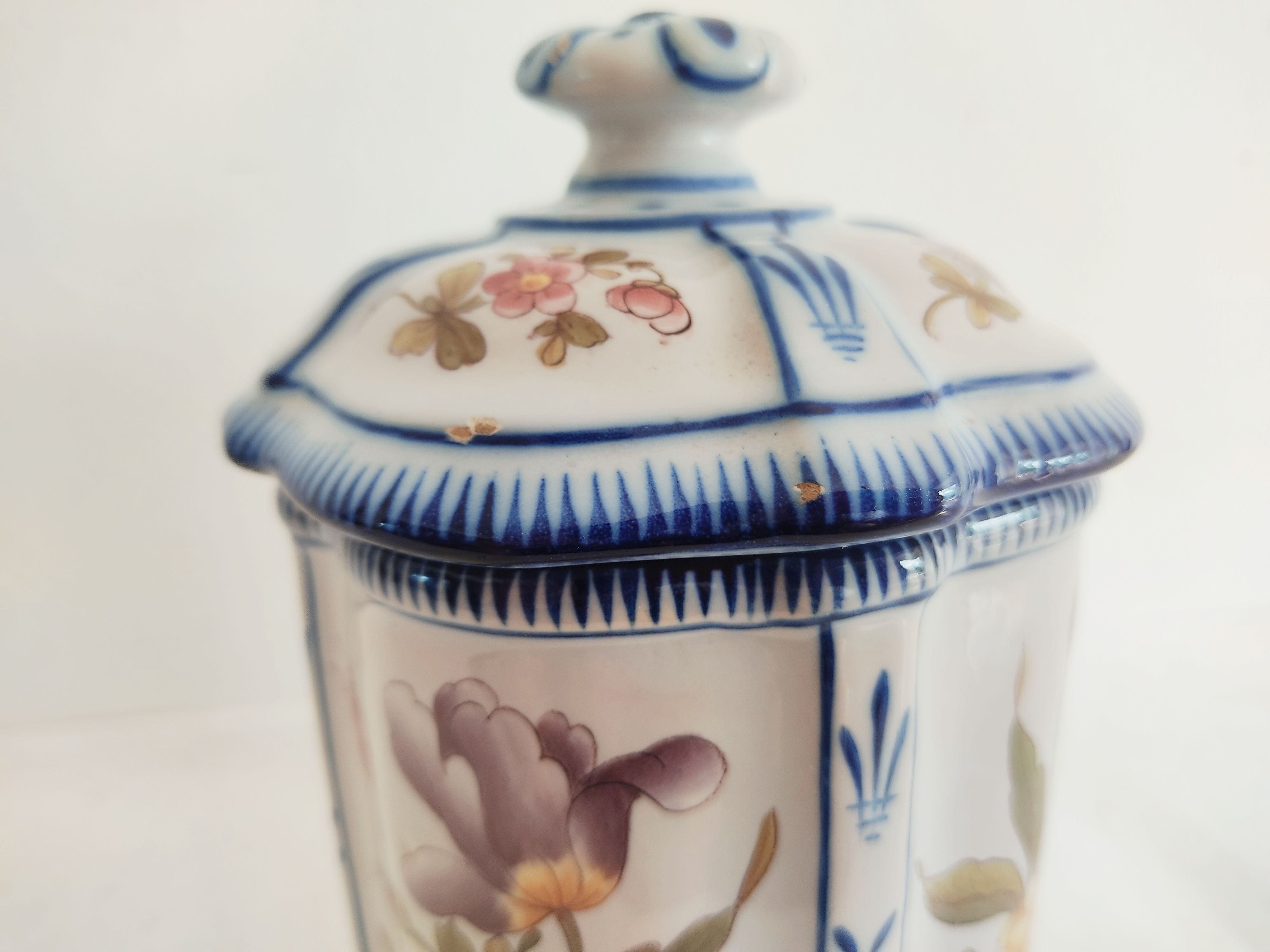 Earthenware box decoration of flowers Faience factory of Charolles