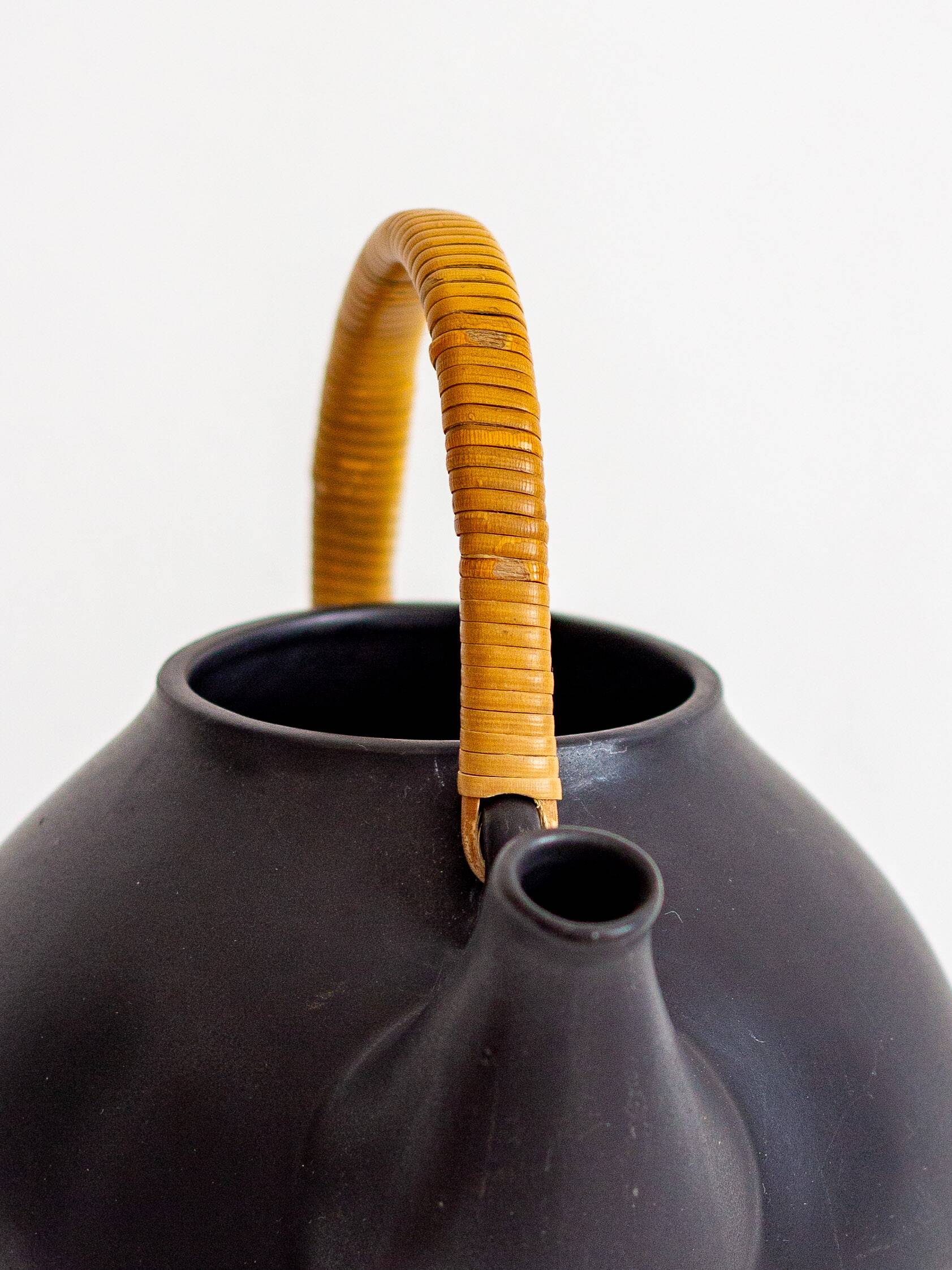 “GA3” teapot, Ulla Procopé x Arabia Finland, 50s-70s