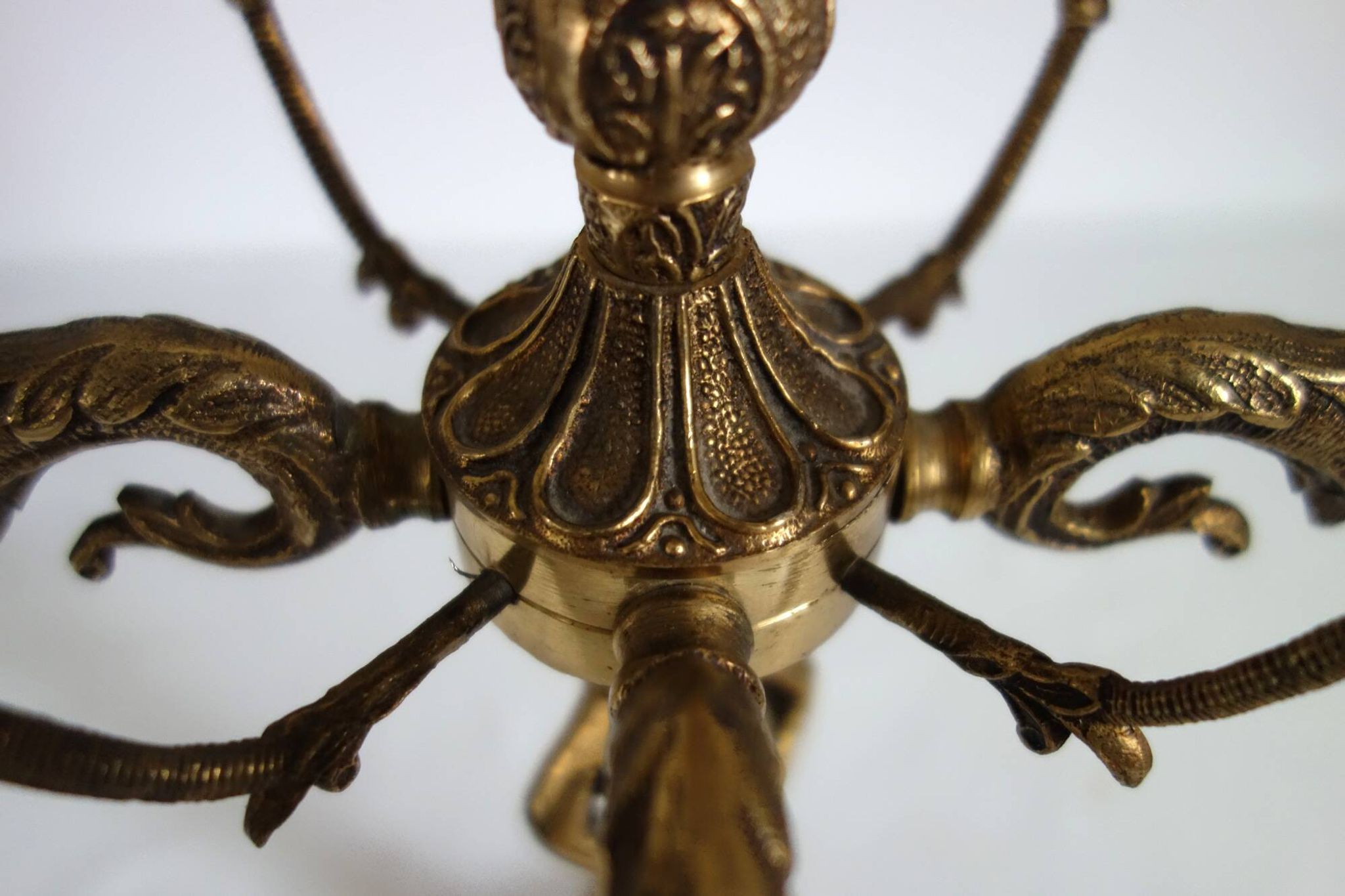 Paire de chandeliers chérubins en bronze doré début xxème