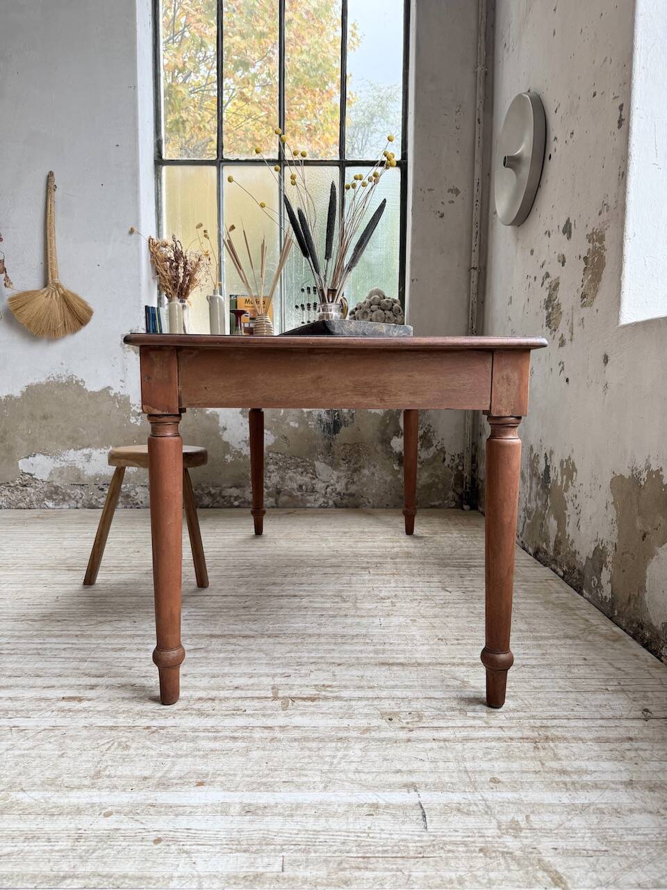 Turned leg cherry table 160cm