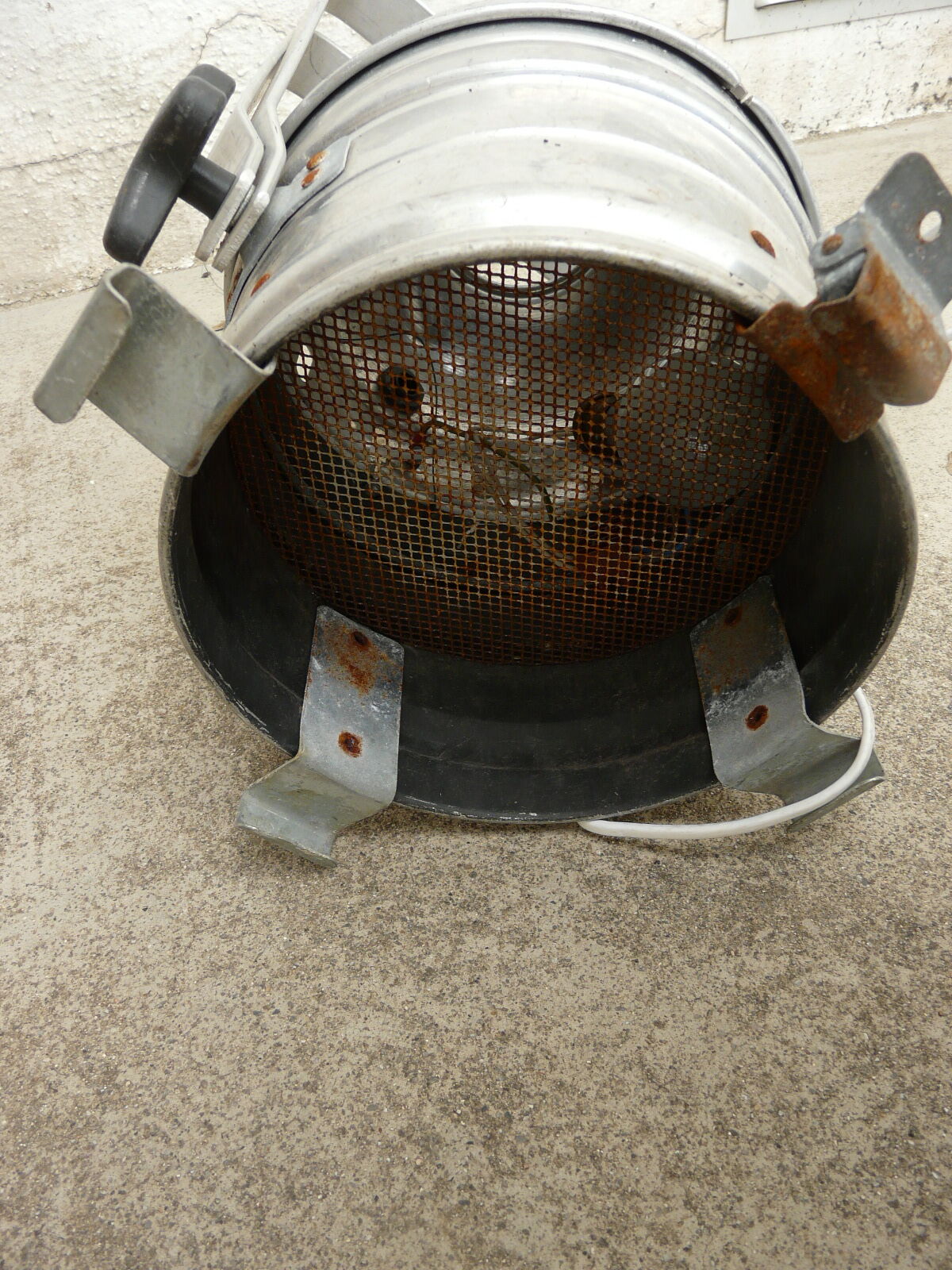 Aluminum cinema projector bowl